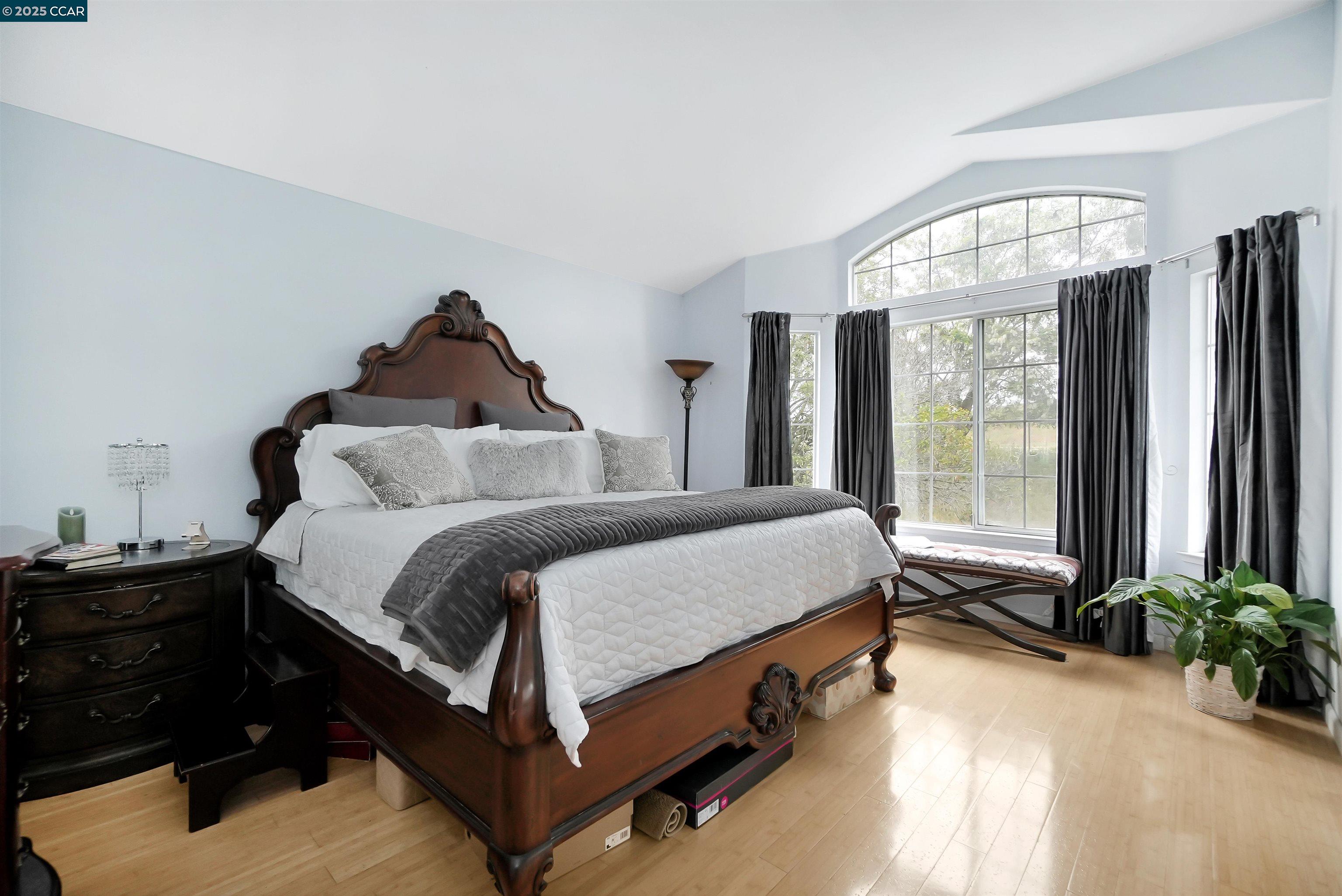 Detail Gallery Image 24 of 42 For 266 Scotts Vly, Hercules,  CA 94547 - 3 Beds | 2/1 Baths
