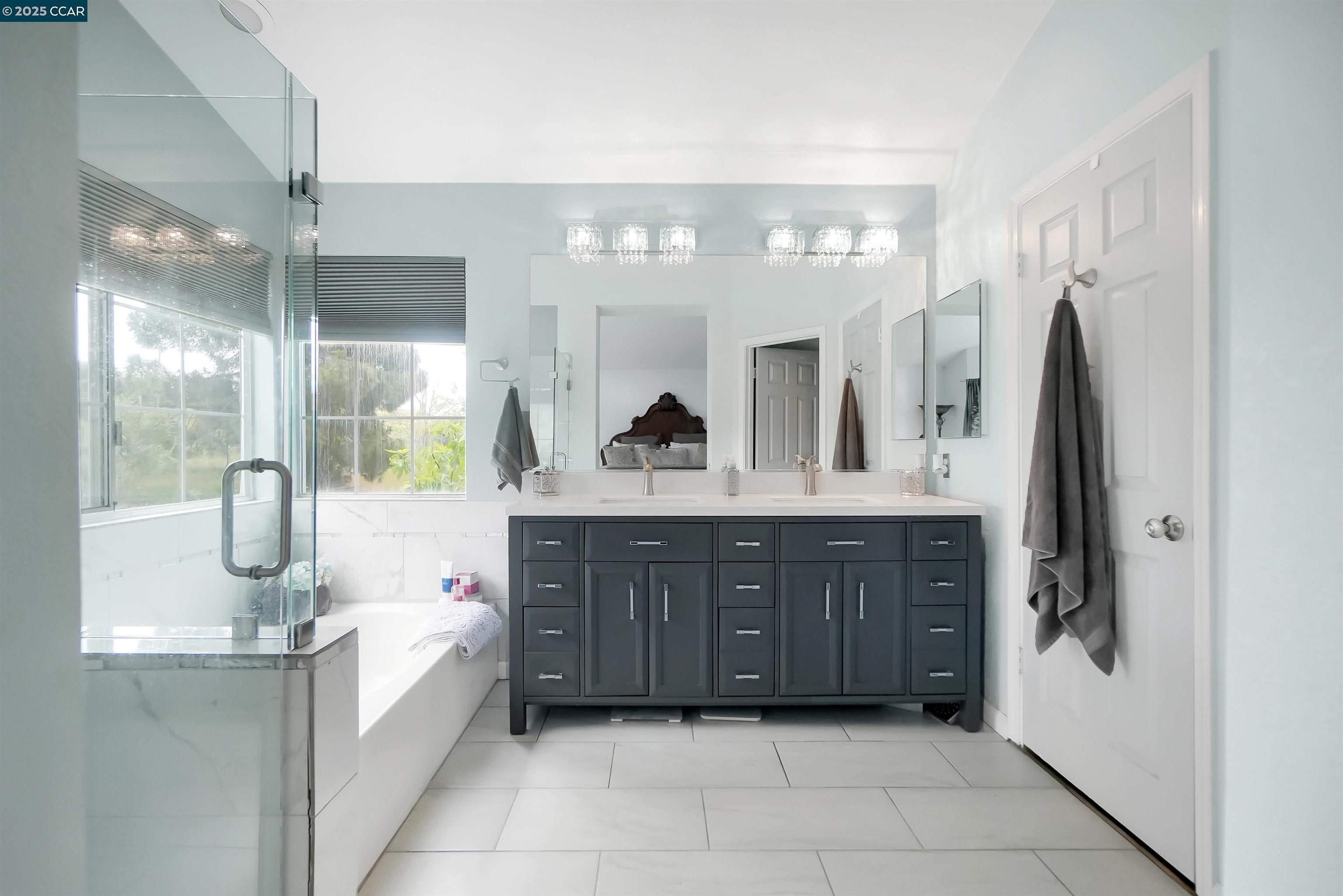 Detail Gallery Image 26 of 42 For 266 Scotts Vly, Hercules,  CA 94547 - 3 Beds | 2/1 Baths