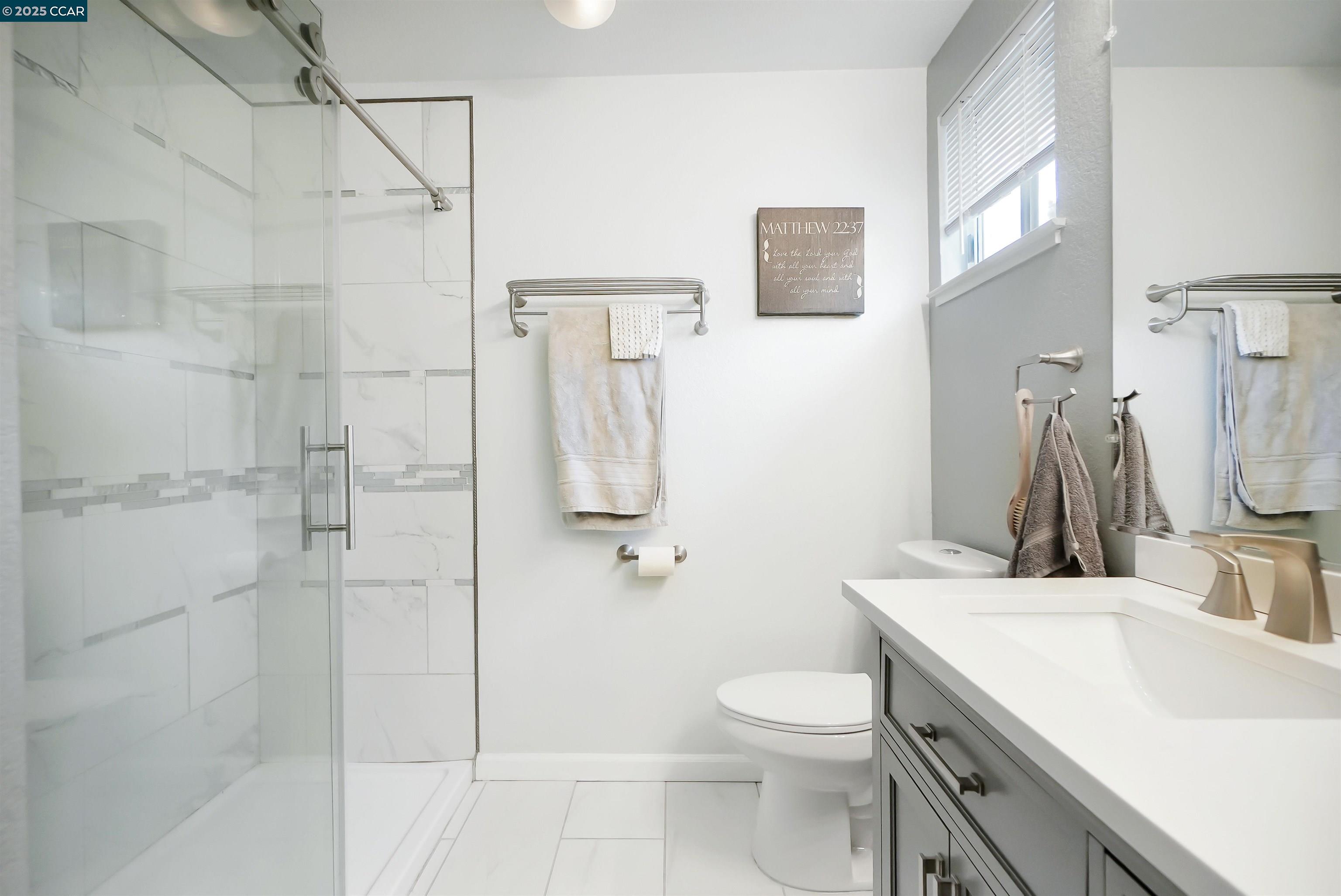 Detail Gallery Image 29 of 42 For 266 Scotts Vly, Hercules,  CA 94547 - 3 Beds | 2/1 Baths