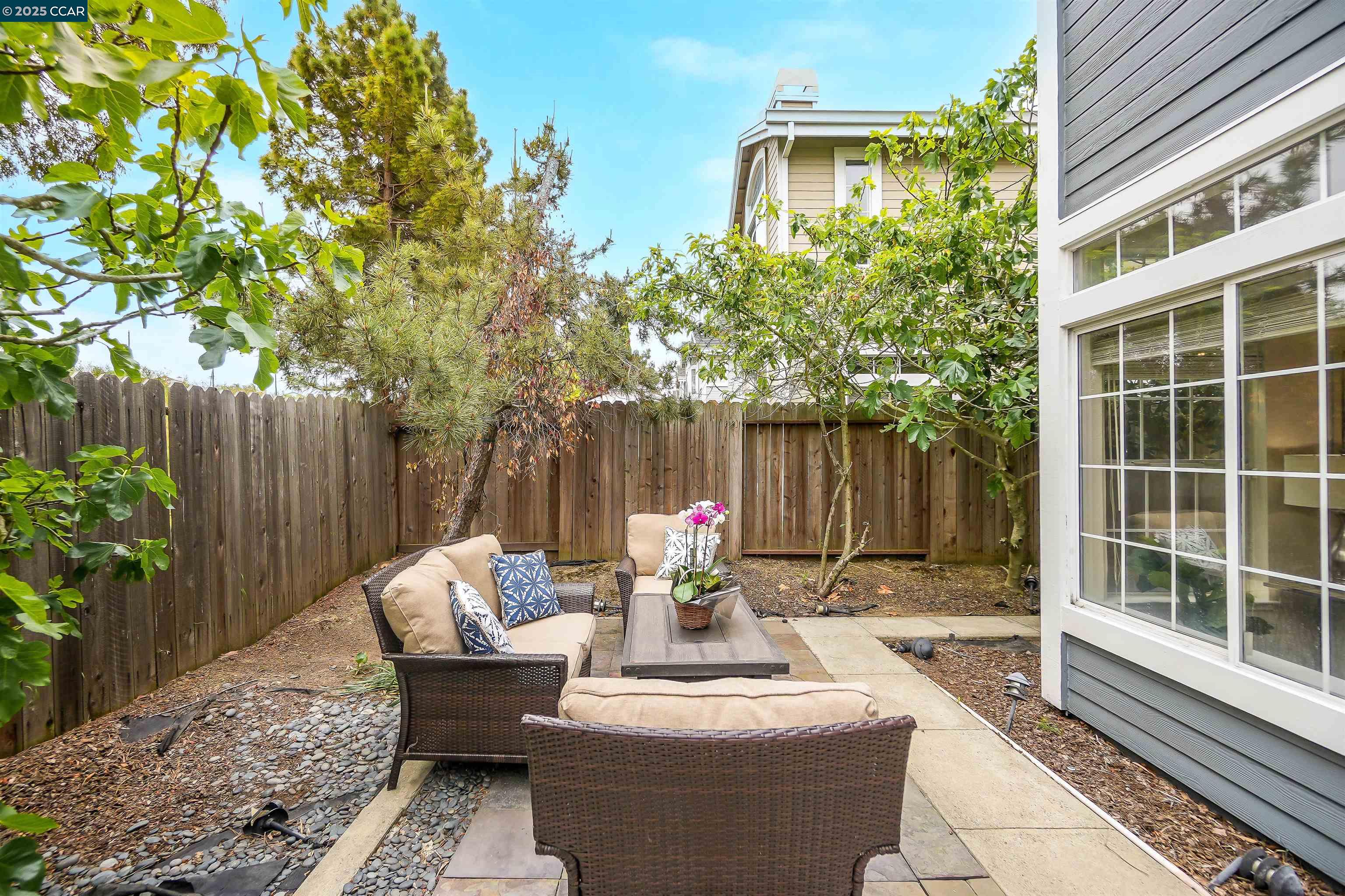 Detail Gallery Image 32 of 42 For 266 Scotts Vly, Hercules,  CA 94547 - 3 Beds | 2/1 Baths