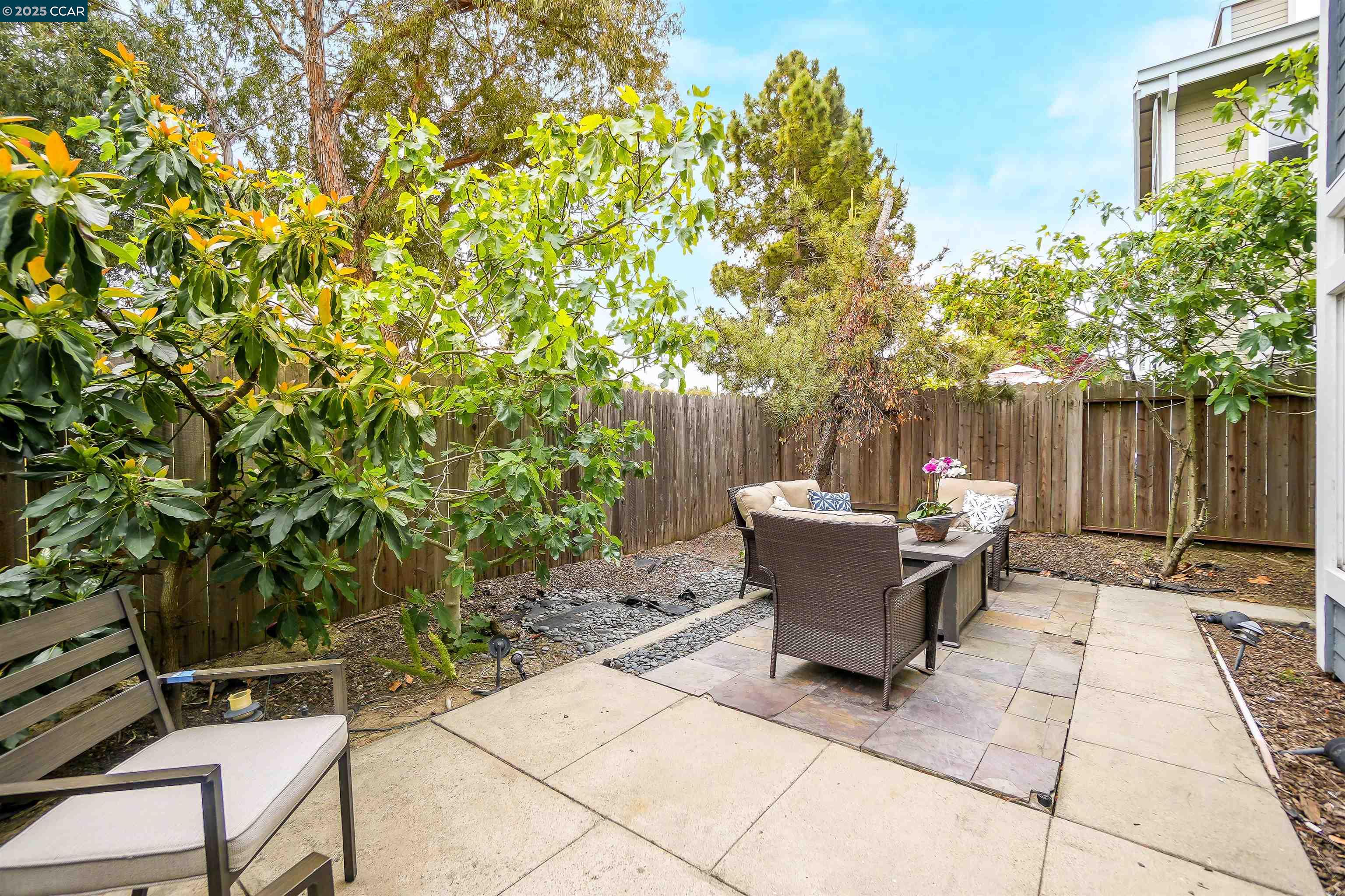 Detail Gallery Image 35 of 42 For 266 Scotts Vly, Hercules,  CA 94547 - 3 Beds | 2/1 Baths