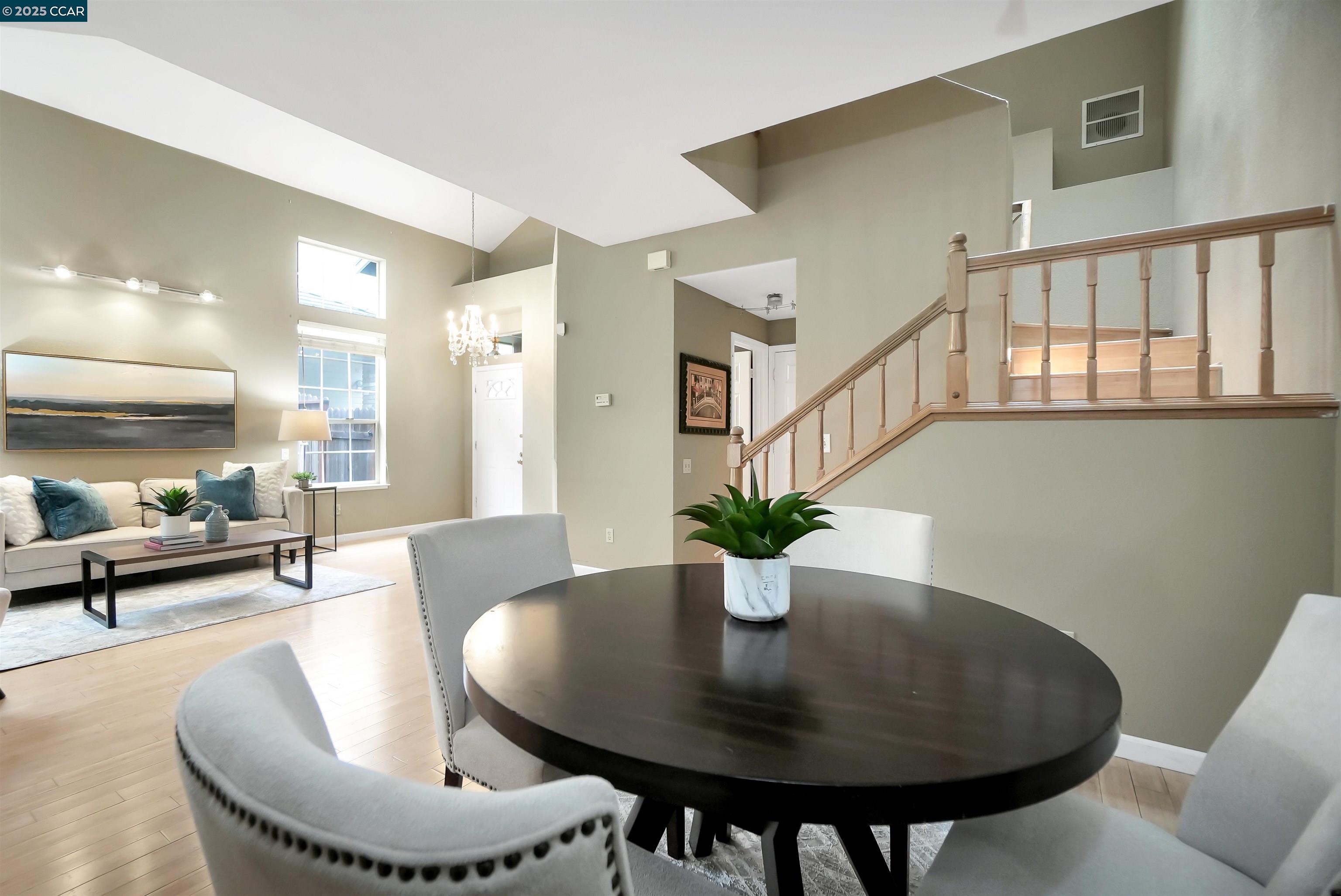 Detail Gallery Image 9 of 42 For 266 Scotts Vly, Hercules,  CA 94547 - 3 Beds | 2/1 Baths