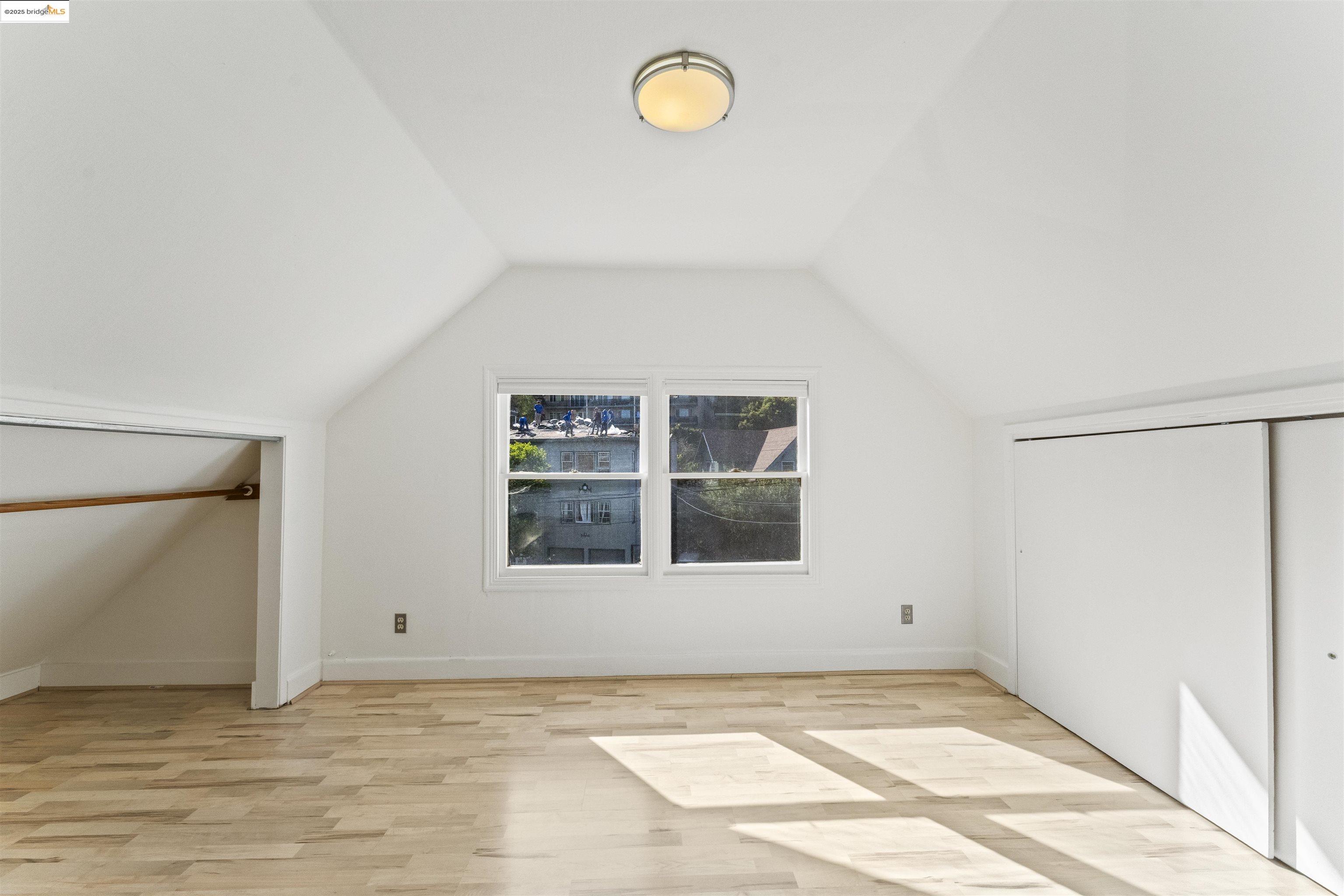 372 Santa Clara Ave, Oakland, California 94610, ,Residential Income,For Sale,372 Santa Clara Ave,41092341