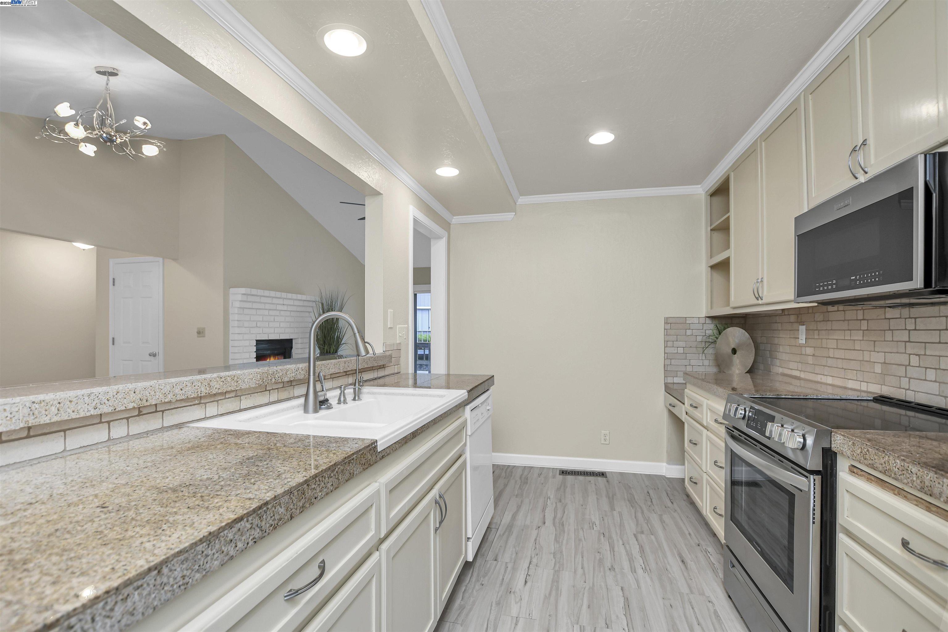 Detail Gallery Image 11 of 24 For 2039 Sand Point Rd, Discovery Bay,  CA 94505 - 2 Beds | 2 Baths