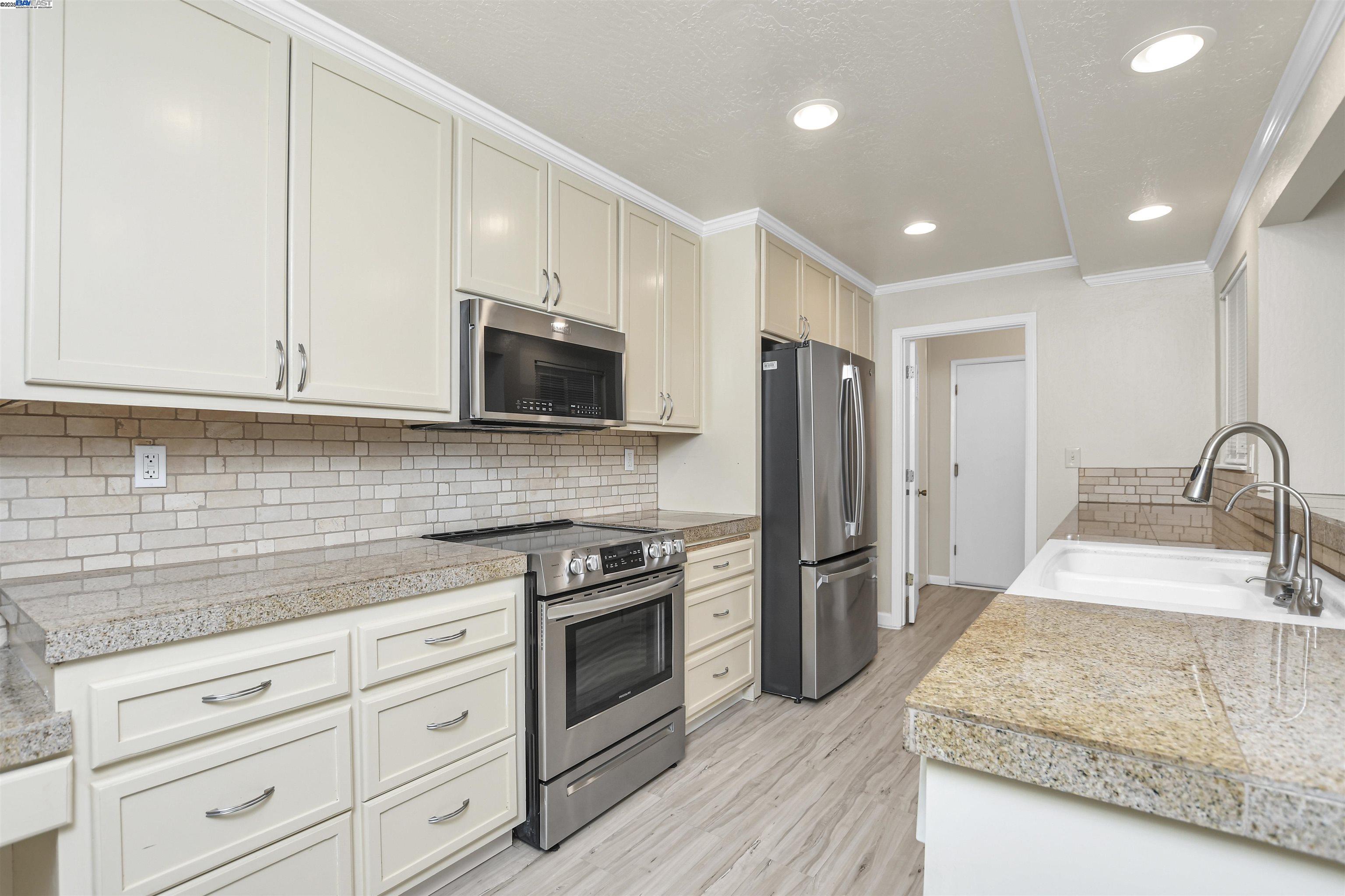 Detail Gallery Image 9 of 24 For 2039 Sand Point Rd, Discovery Bay,  CA 94505 - 2 Beds | 2 Baths