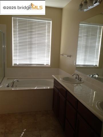Detail Gallery Image 9 of 13 For 71 Serenity Ln, Oakley,  CA 94561 - 3 Beds | 2/1 Baths