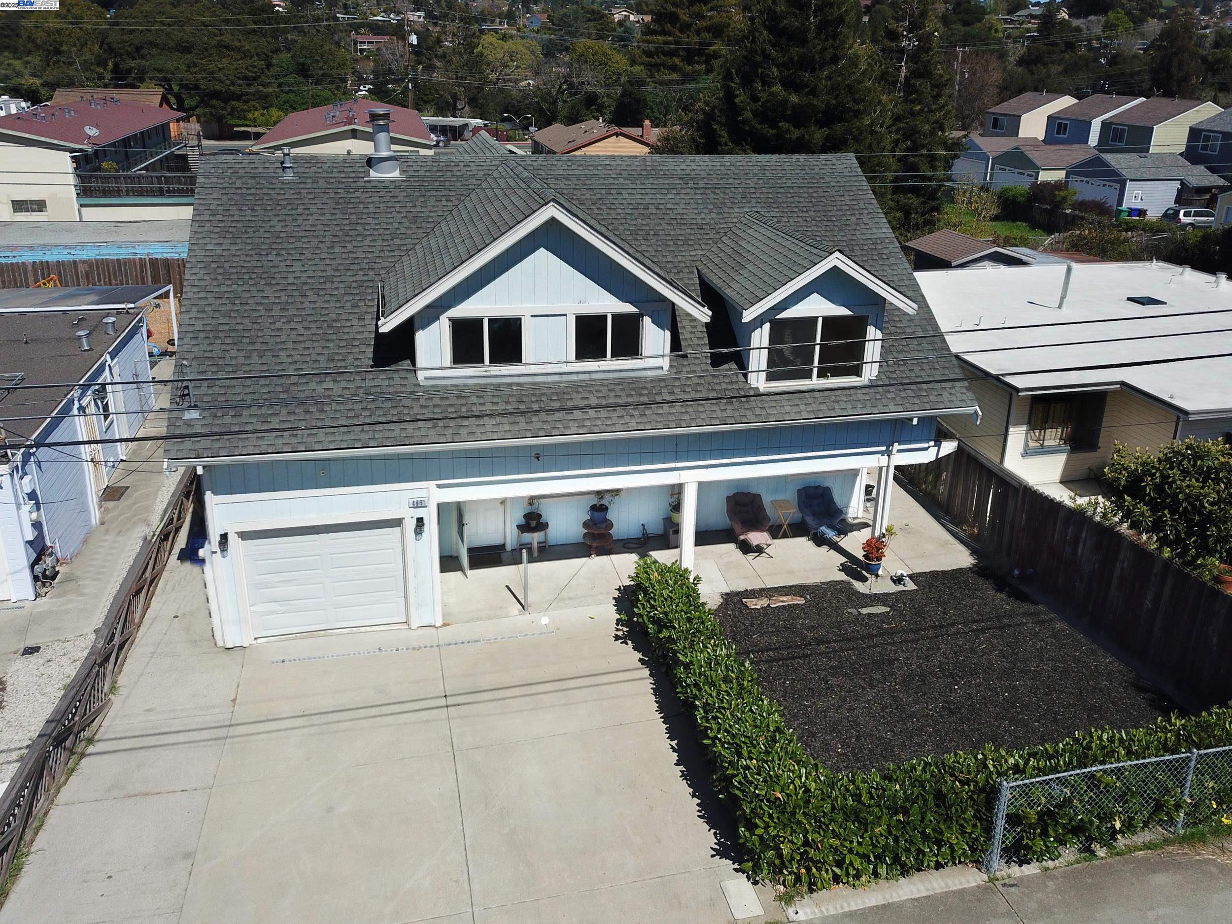Detail Gallery Image 1 of 31 For 4661 Canyon Rd, El Sobrante,  CA 94803 - 3 Beds | 2 Baths