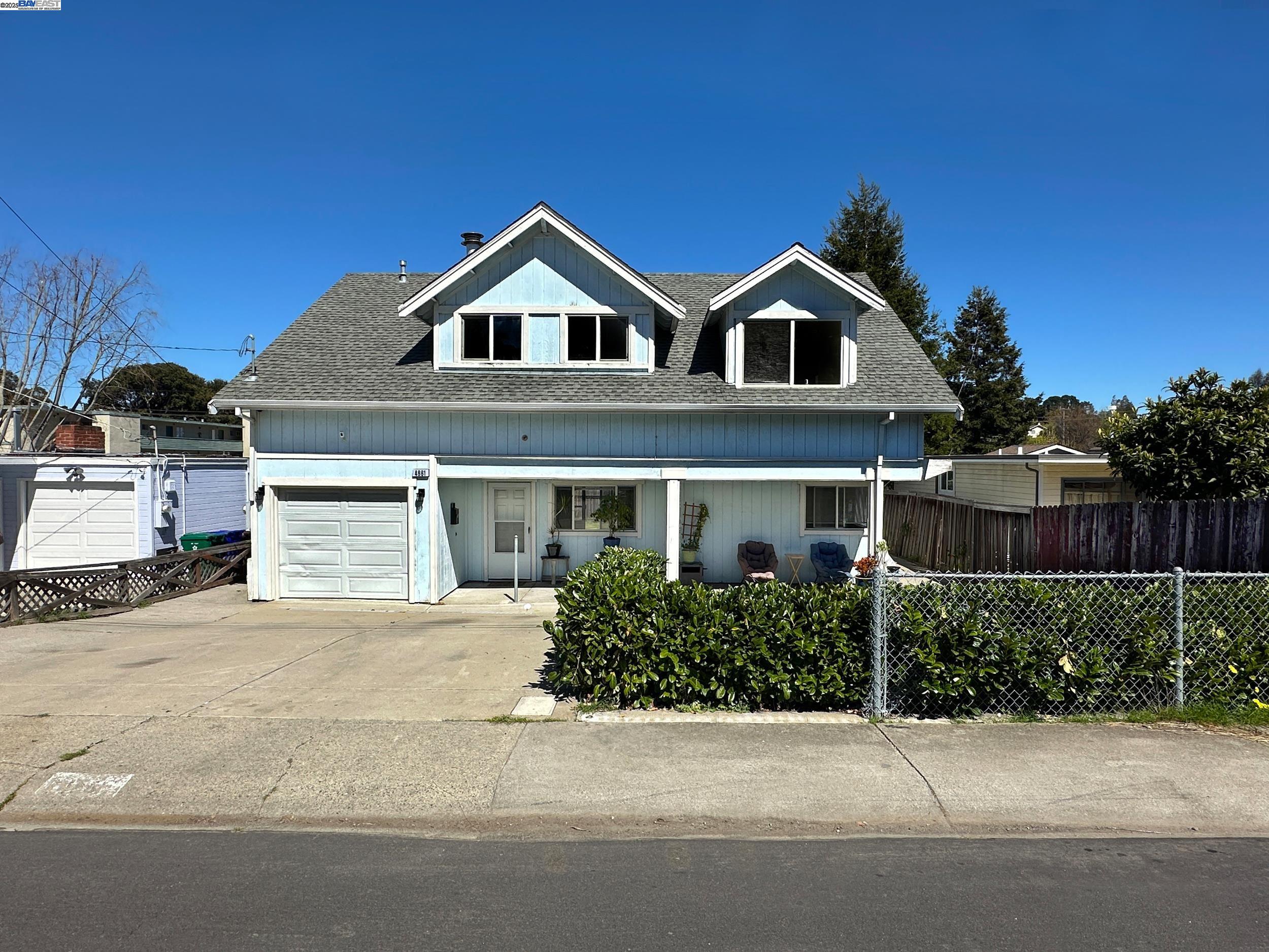 Detail Gallery Image 2 of 31 For 4661 Canyon Rd, El Sobrante,  CA 94803 - 3 Beds | 2 Baths