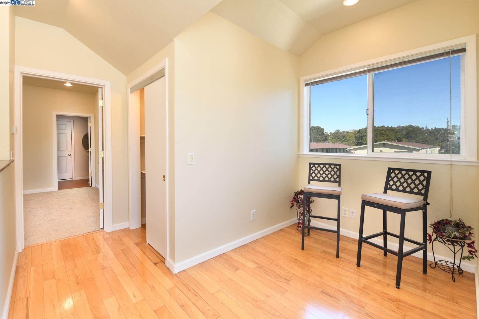 Detail Gallery Image 17 of 31 For 4661 Canyon Rd, El Sobrante,  CA 94803 - 3 Beds | 2 Baths