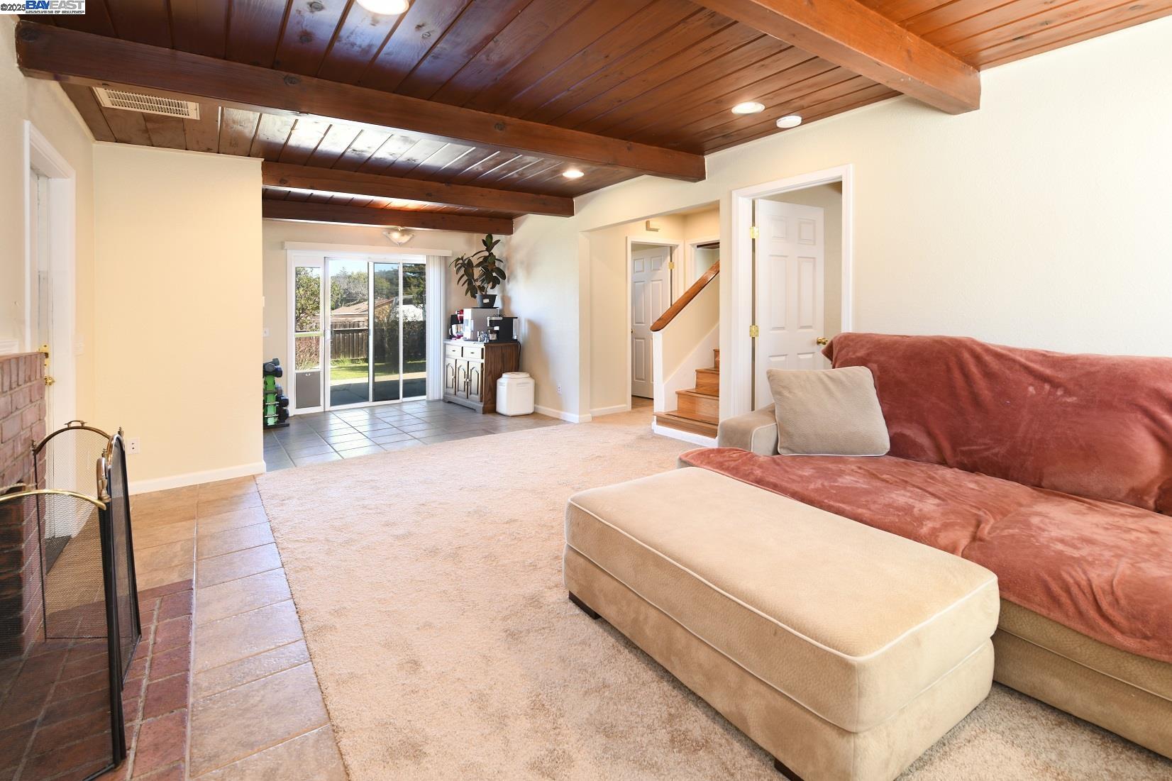 Detail Gallery Image 9 of 31 For 4661 Canyon Rd, El Sobrante,  CA 94803 - 3 Beds | 2 Baths