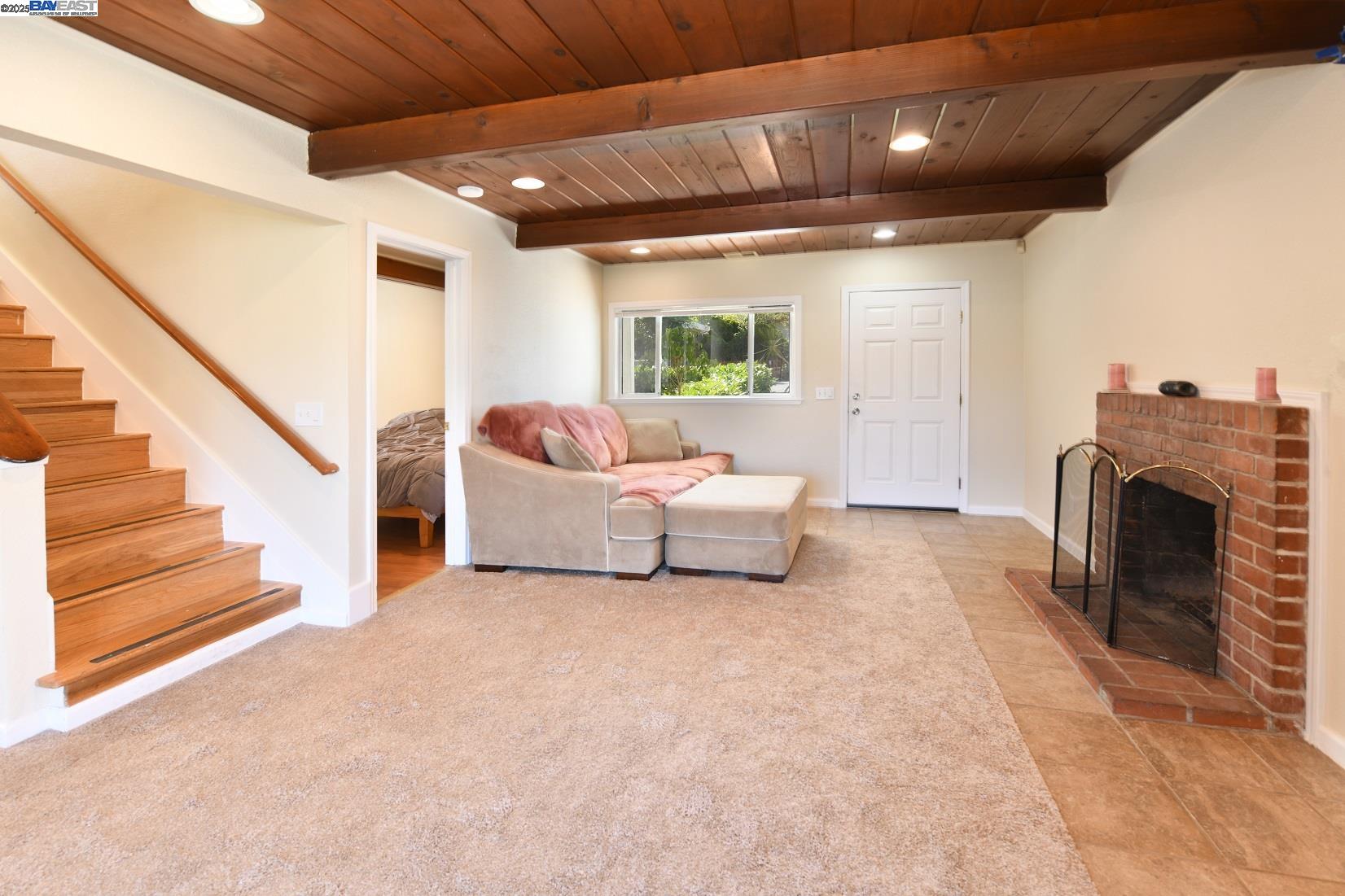 Detail Gallery Image 10 of 31 For 4661 Canyon Rd, El Sobrante,  CA 94803 - 3 Beds | 2 Baths