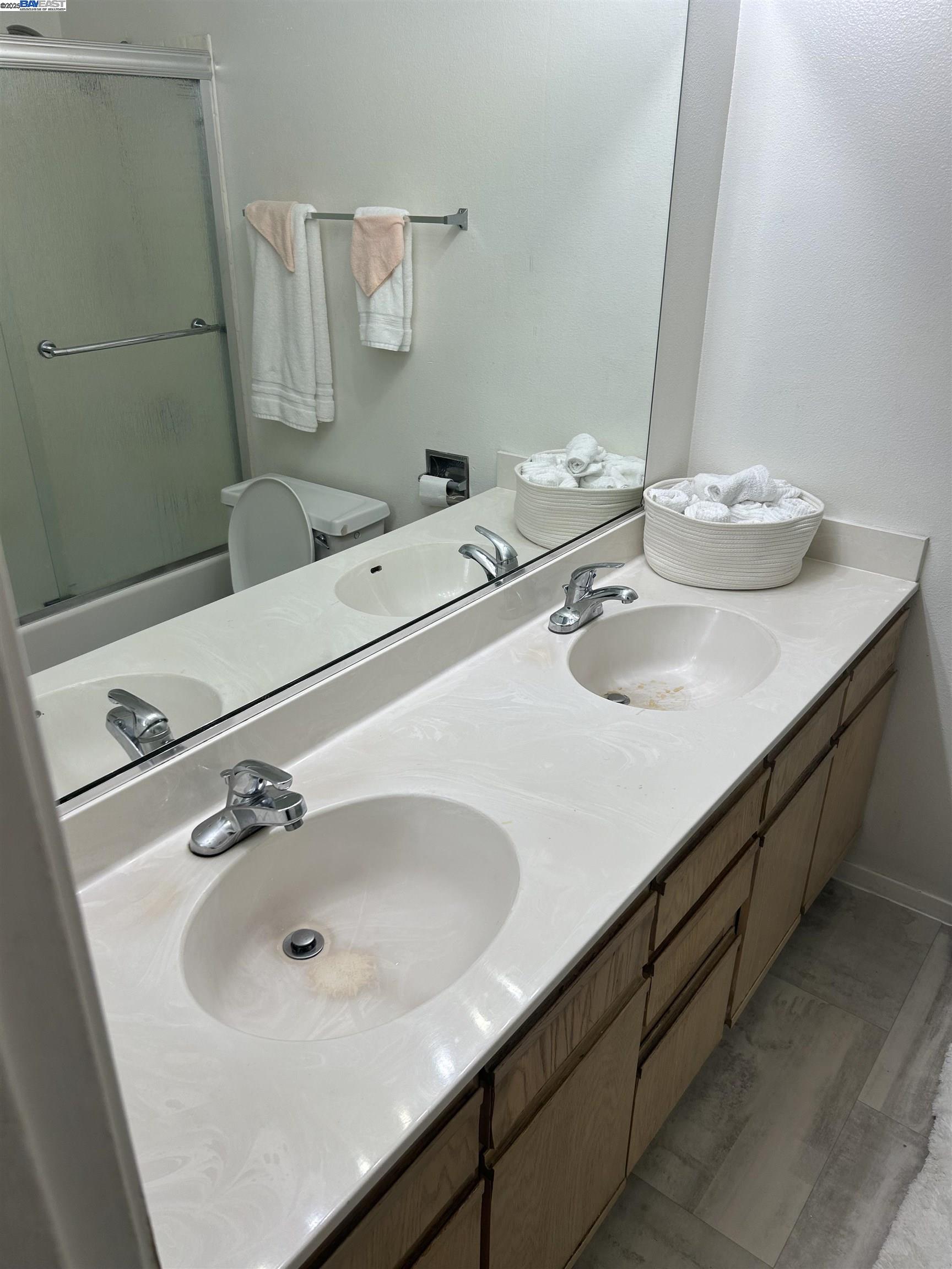 1830 Vicksburg Ave, Oakland, California 94601, 3 Bedrooms Bedrooms, 5 Rooms Rooms,1 BathroomBathrooms,Residential,For Sale,1830 Vicksburg Ave,41092372