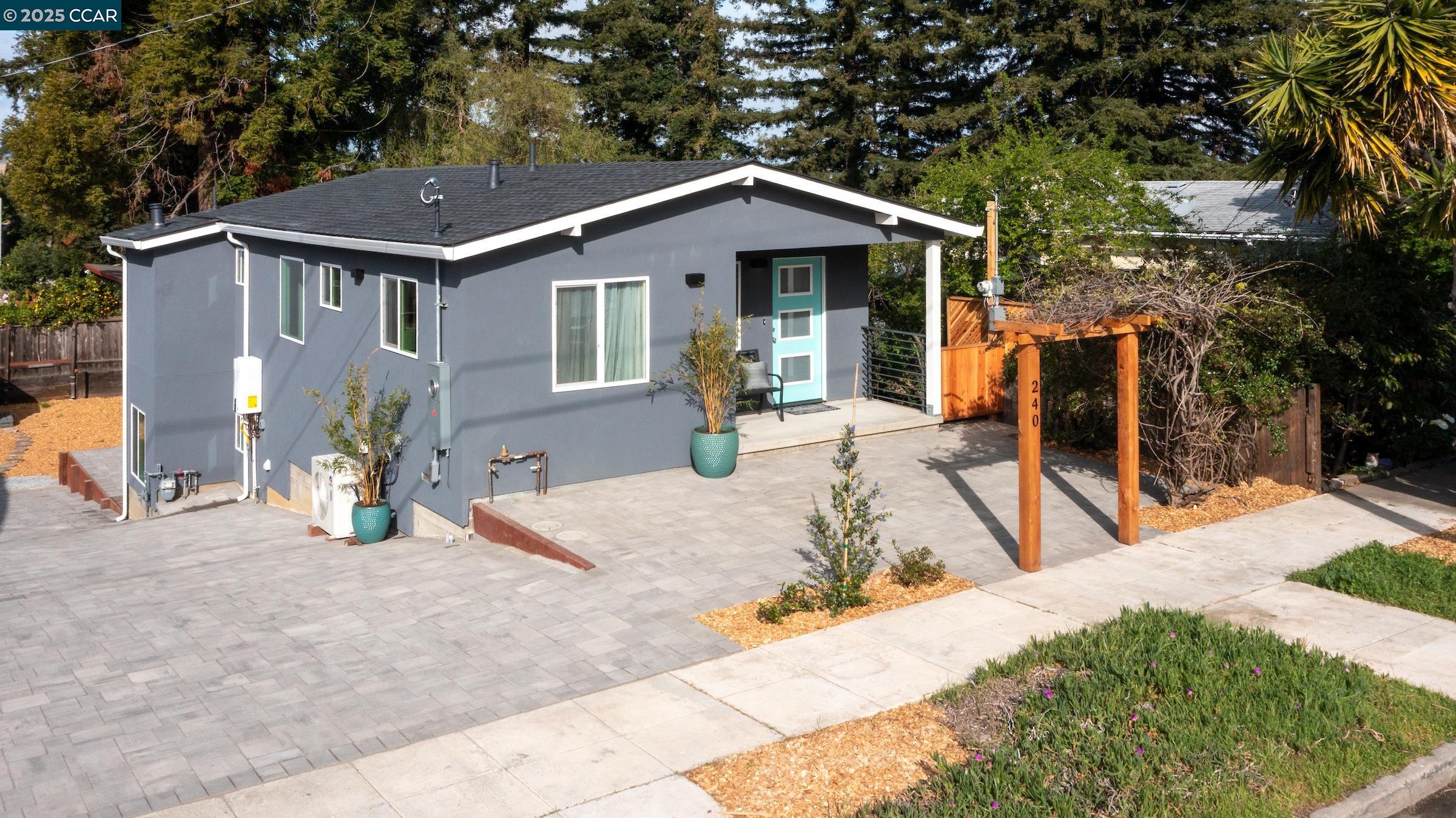 Detail Gallery Image 1 of 26 For 240 Garretson Ave, Rodeo,  CA 94572 - 4 Beds | 3 Baths