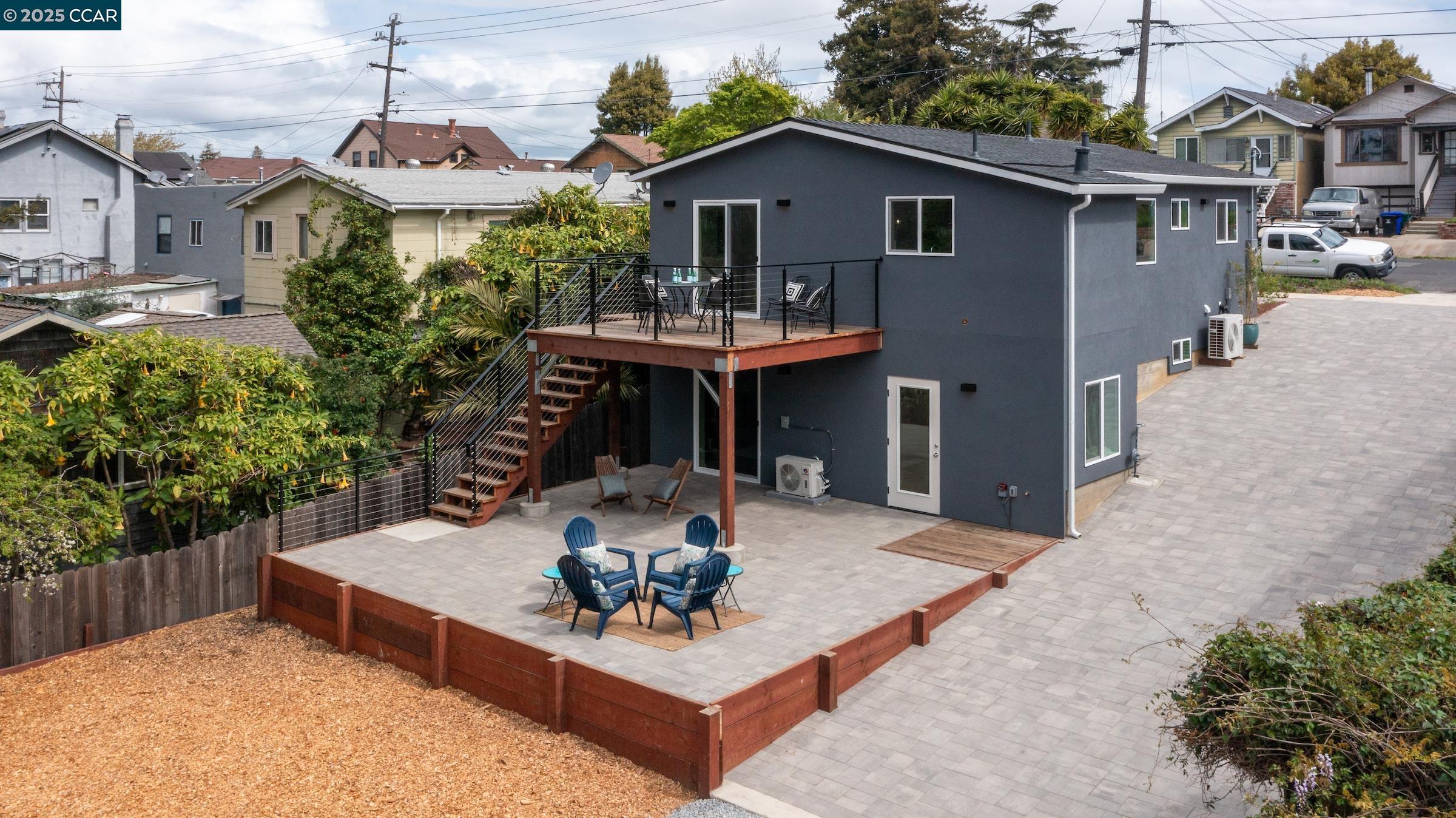 Detail Gallery Image 4 of 26 For 240 Garretson Ave, Rodeo,  CA 94572 - 4 Beds | 3 Baths