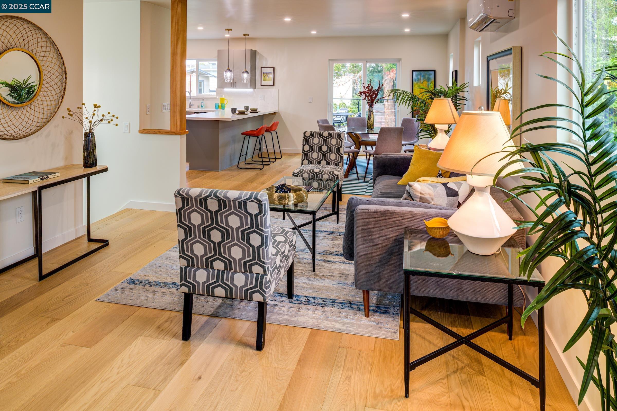 Detail Gallery Image 8 of 26 For 240 Garretson Ave, Rodeo,  CA 94572 - 4 Beds | 3 Baths