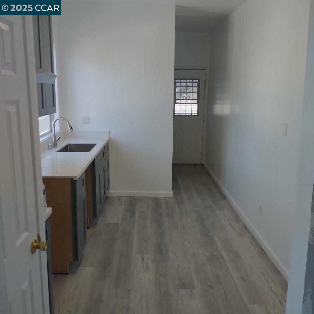 Detail Gallery Image 2 of 11 For 1444 9th Avenue, Oakland,  CA 94606 - – Beds | – Baths