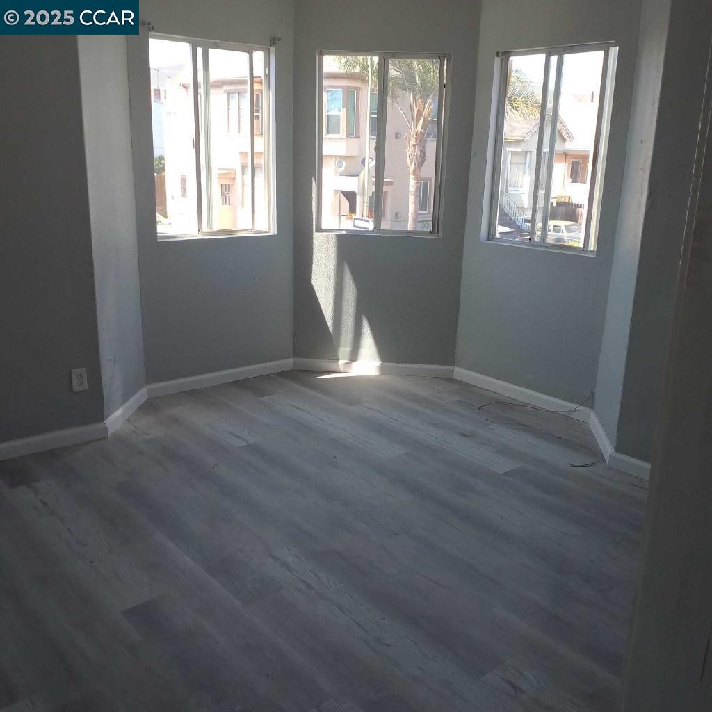 Detail Gallery Image 6 of 11 For 1444 9th Avenue, Oakland,  CA 94606 - – Beds | – Baths