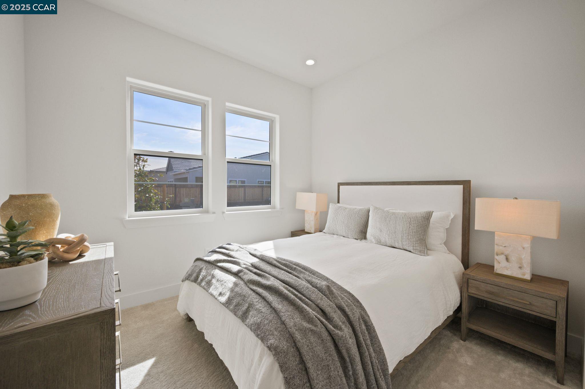 Detail Gallery Image 19 of 42 For 2826 Lakeshore Ave, Tracy,  CA 95377 - 2 Beds | 2 Baths