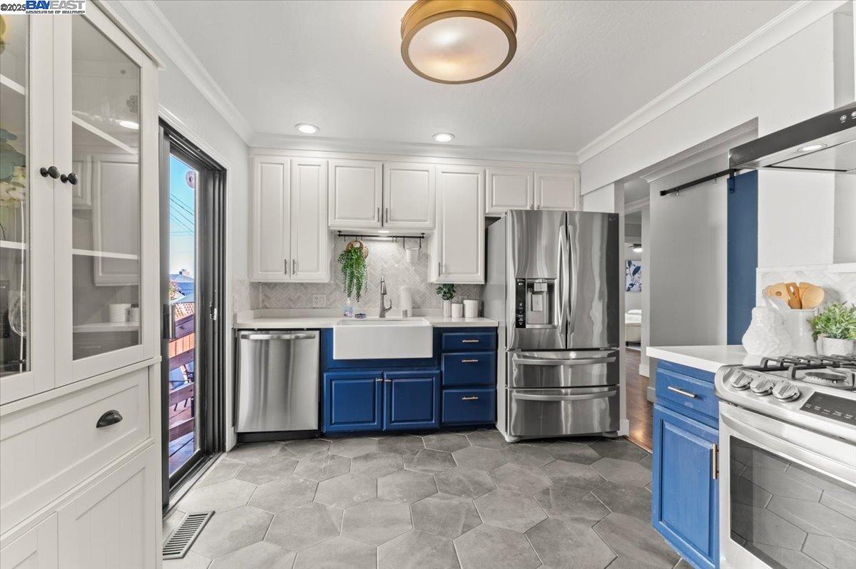 Detail Gallery Image 32 of 60 For 762 Chestnut Ave, San Bruno,  CA 94066 - 3 Beds | 2 Baths