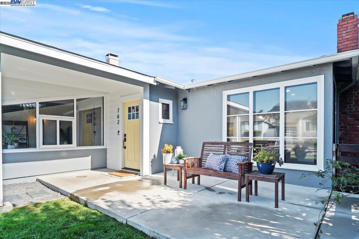 Detail Gallery Image 6 of 60 For 762 Chestnut Ave, San Bruno,  CA 94066 - 3 Beds | 2 Baths