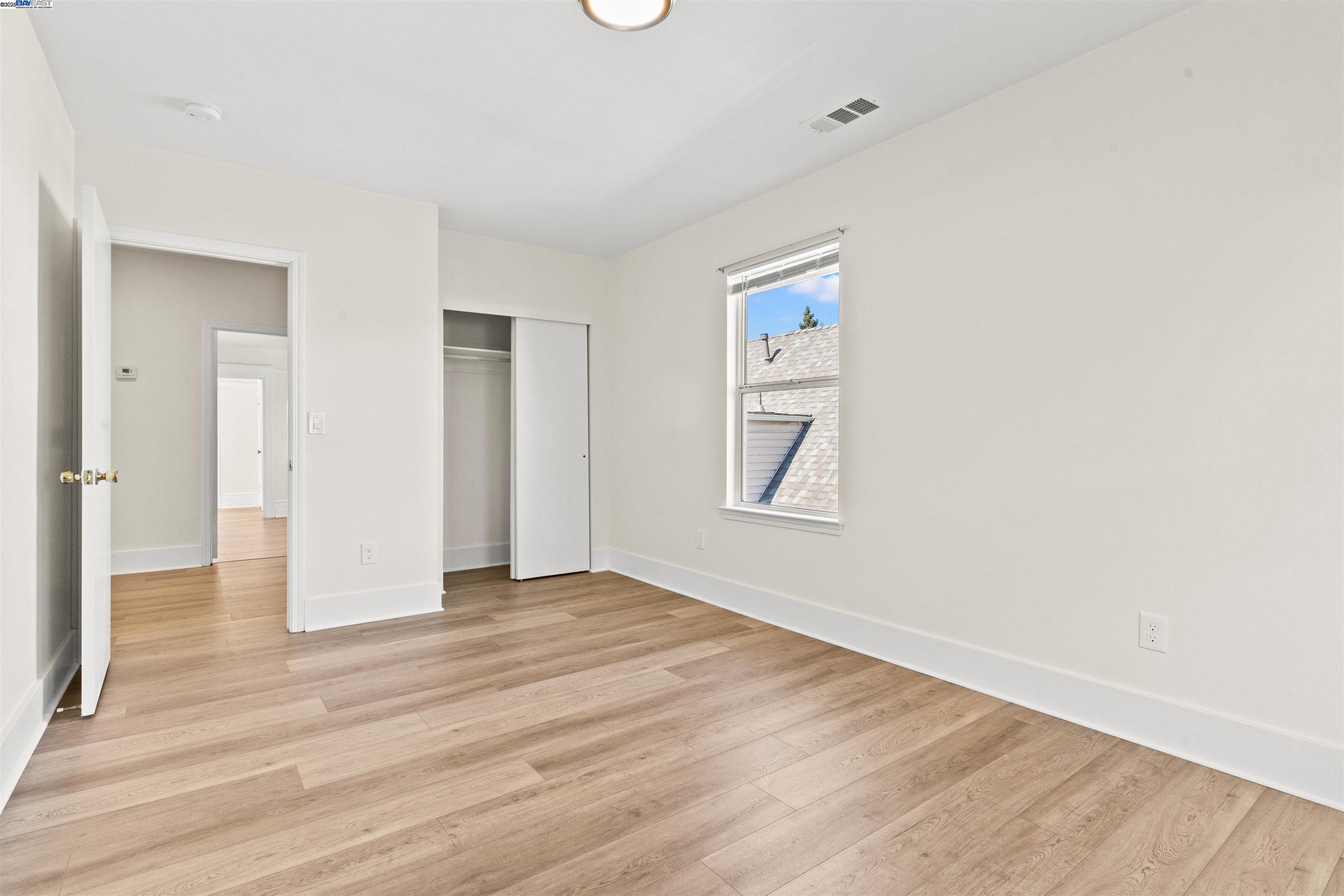 Detail Gallery Image 18 of 37 For 1206 E 23rd St, Oakland,  CA 94606 - 6 Beds | 3/1 Baths