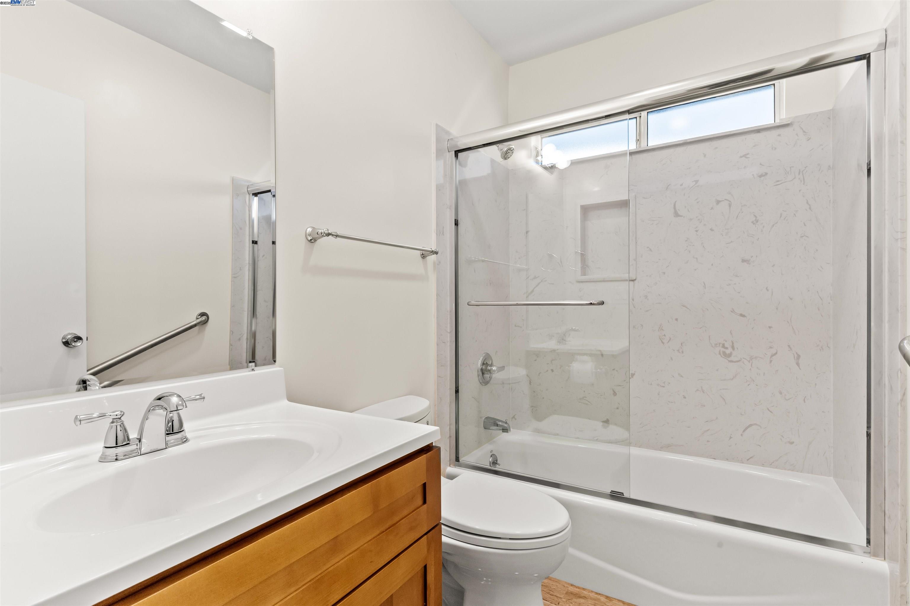 Detail Gallery Image 23 of 37 For 1206 E 23rd St, Oakland,  CA 94606 - 6 Beds | 3/1 Baths