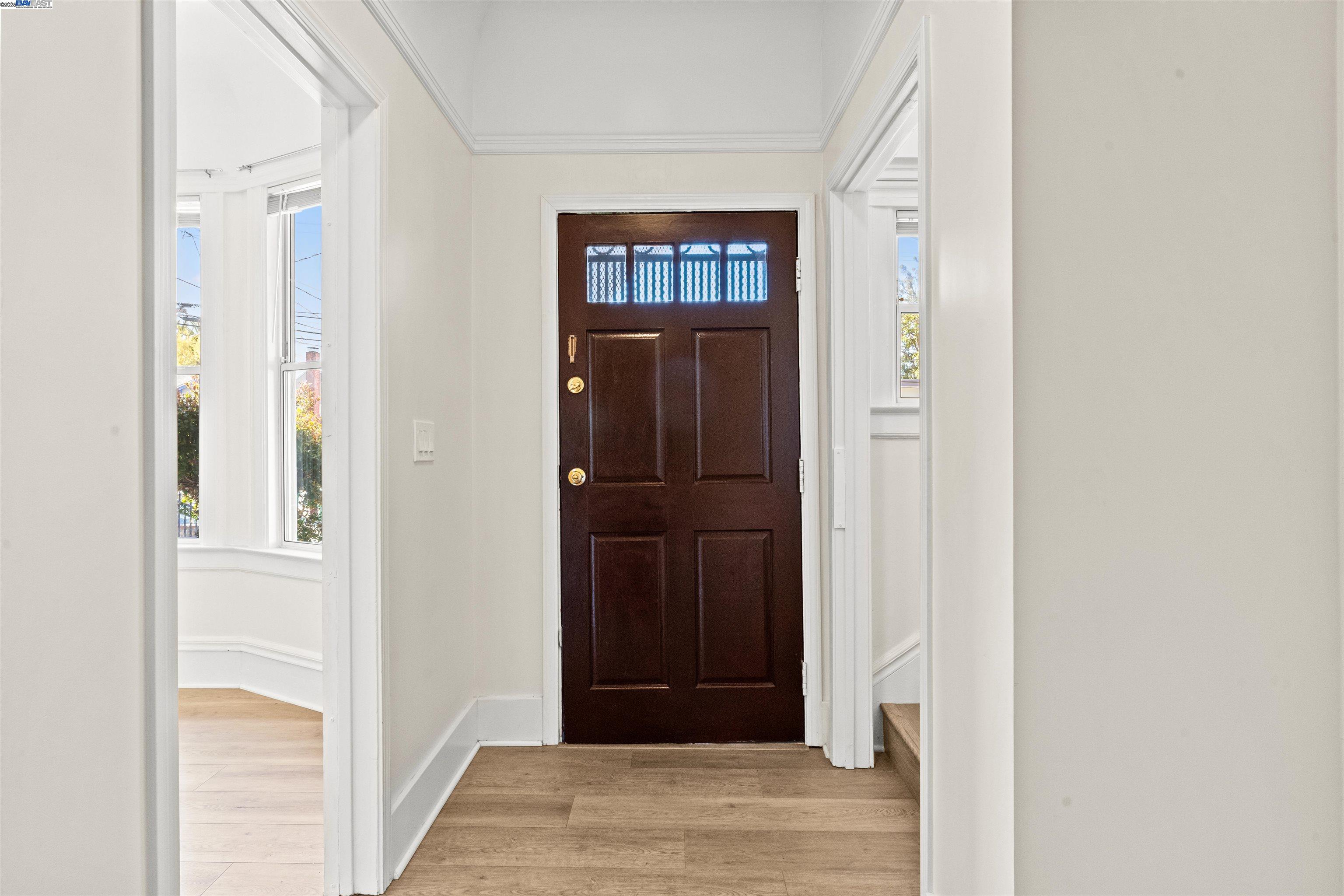 Detail Gallery Image 7 of 37 For 1206 E 23rd St, Oakland,  CA 94606 - 6 Beds | 3/1 Baths