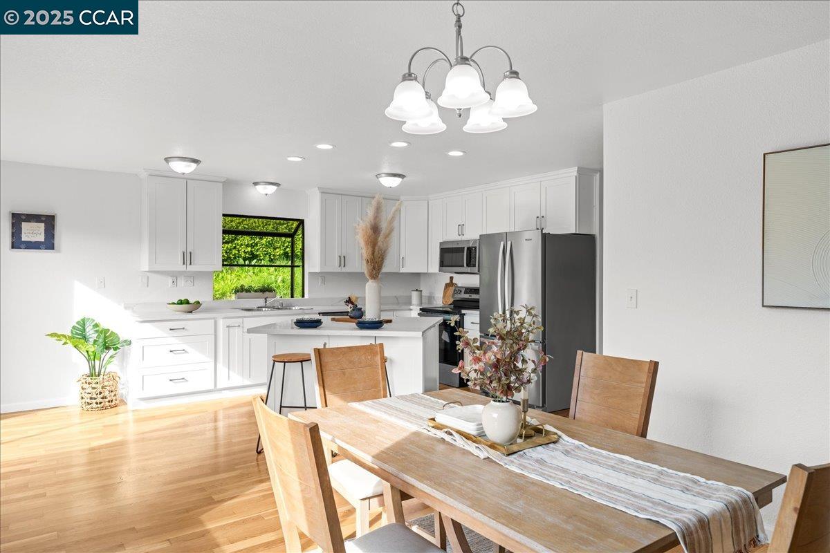 Detail Gallery Image 11 of 45 For 2266 Bristlecone Dr, Richmond,  CA 94803 - 3 Beds | 2 Baths