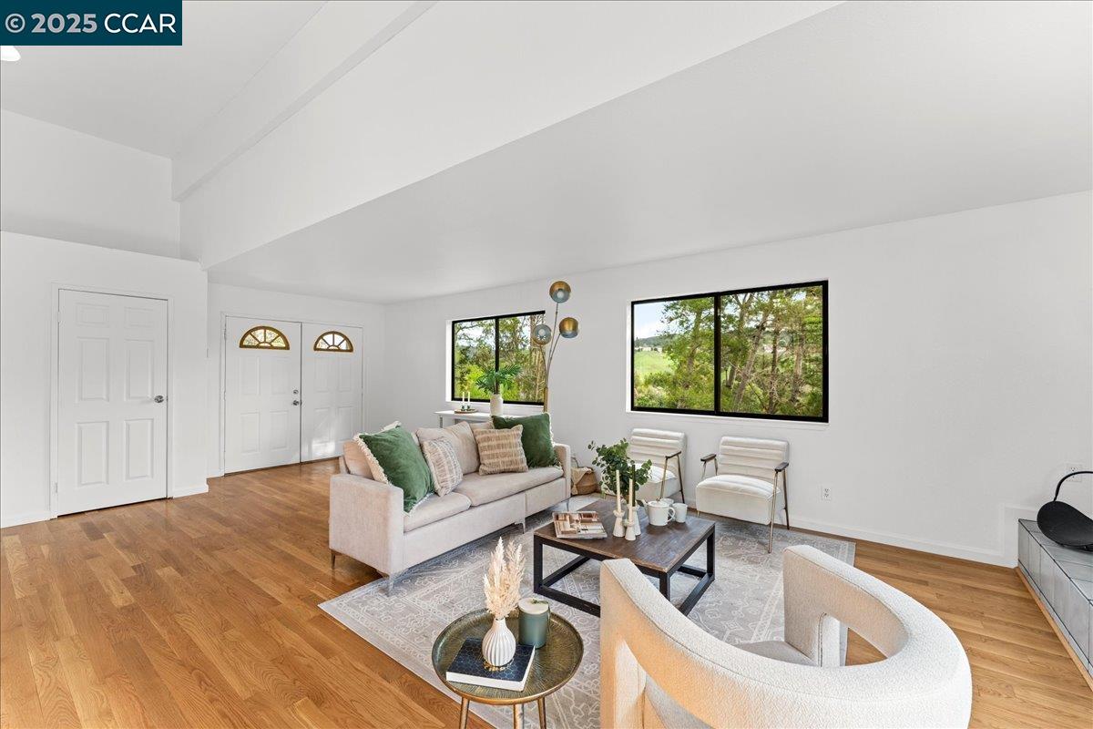 Detail Gallery Image 7 of 45 For 2266 Bristlecone Dr, Richmond,  CA 94803 - 3 Beds | 2 Baths