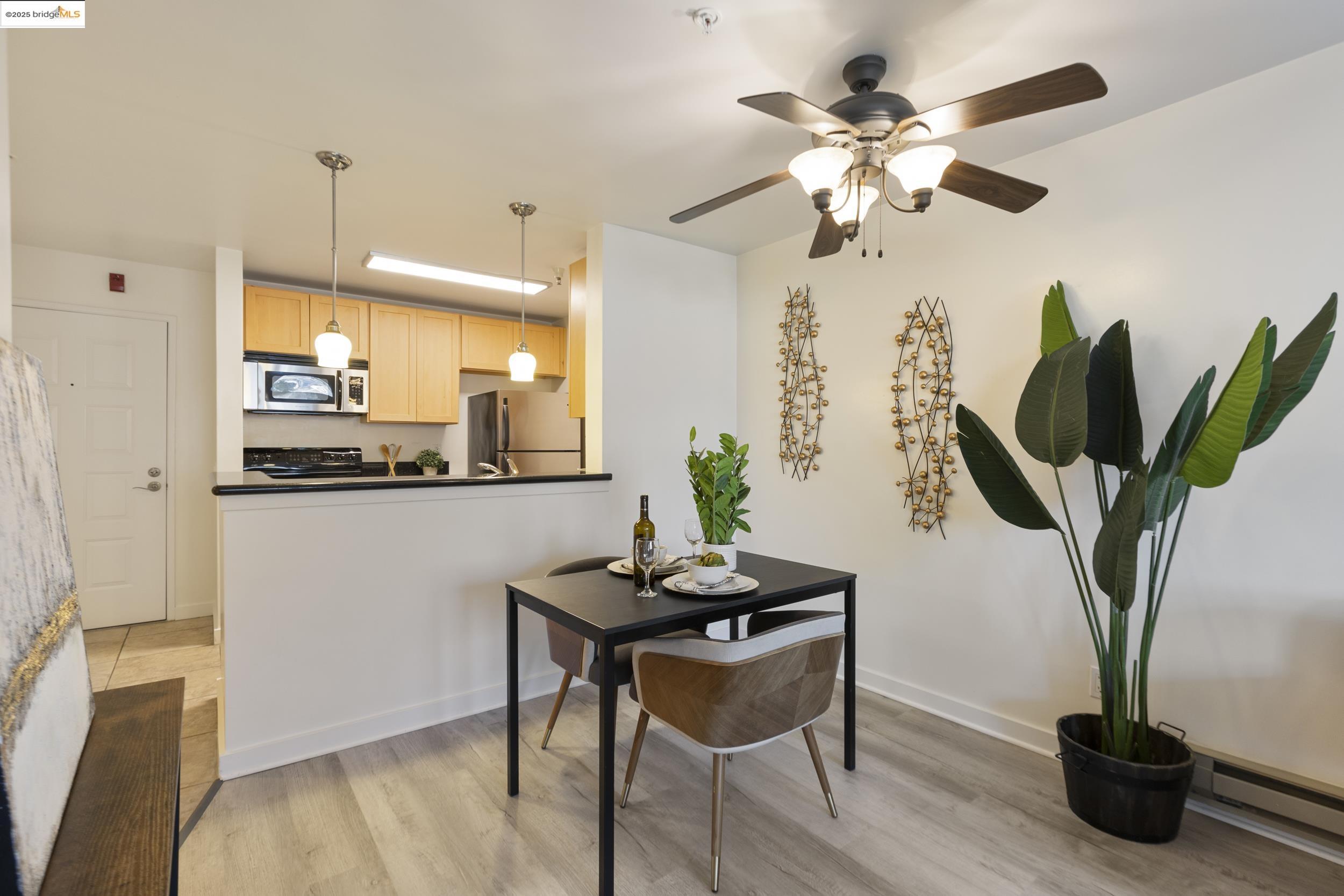 Detail Gallery Image 19 of 38 For 6400 Christie Avenue #1211,  Emeryville,  CA 92608-1011 - 0 Beds | 1 Baths