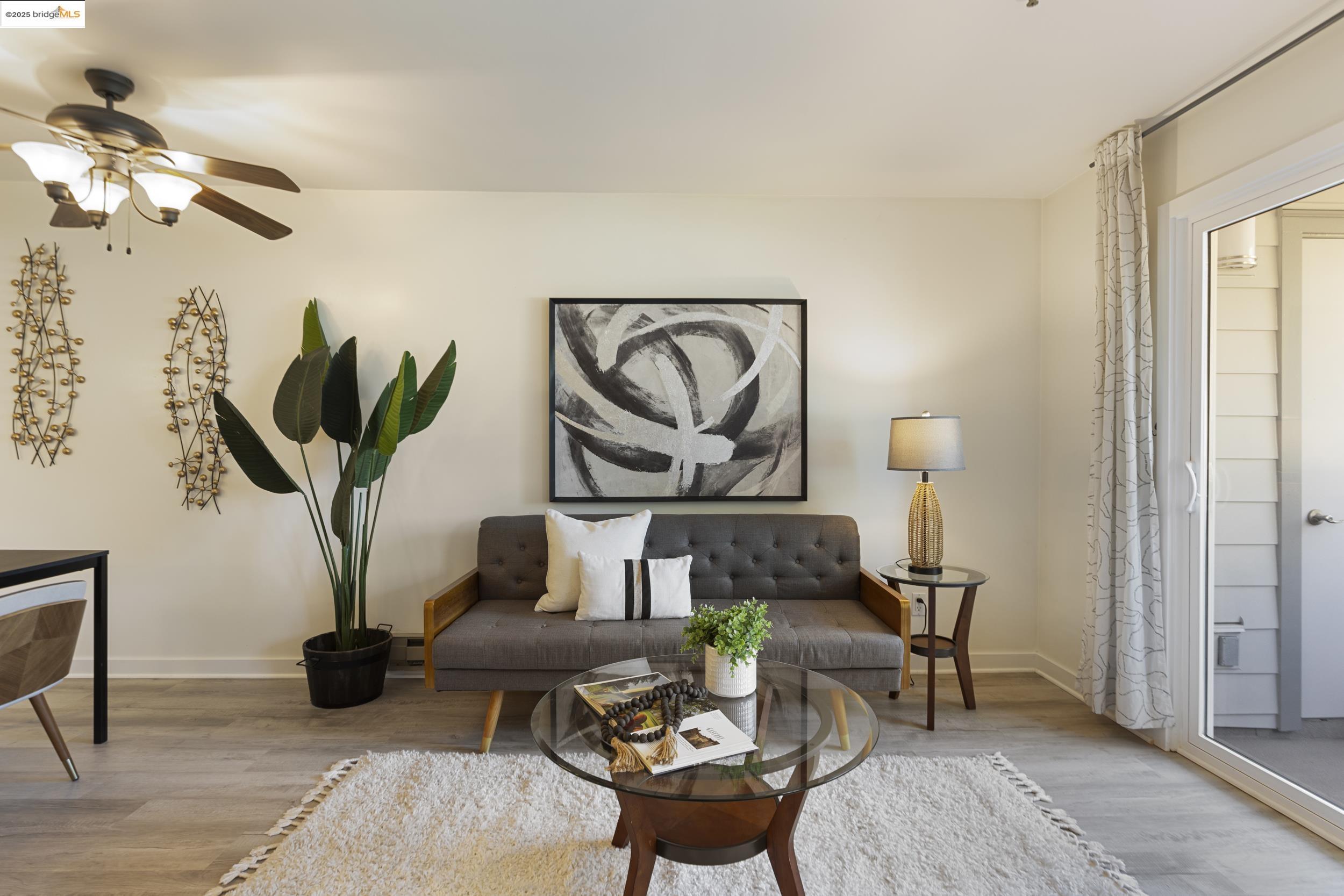 Detail Gallery Image 21 of 38 For 6400 Christie Avenue #1211,  Emeryville,  CA 92608-1011 - 0 Beds | 1 Baths