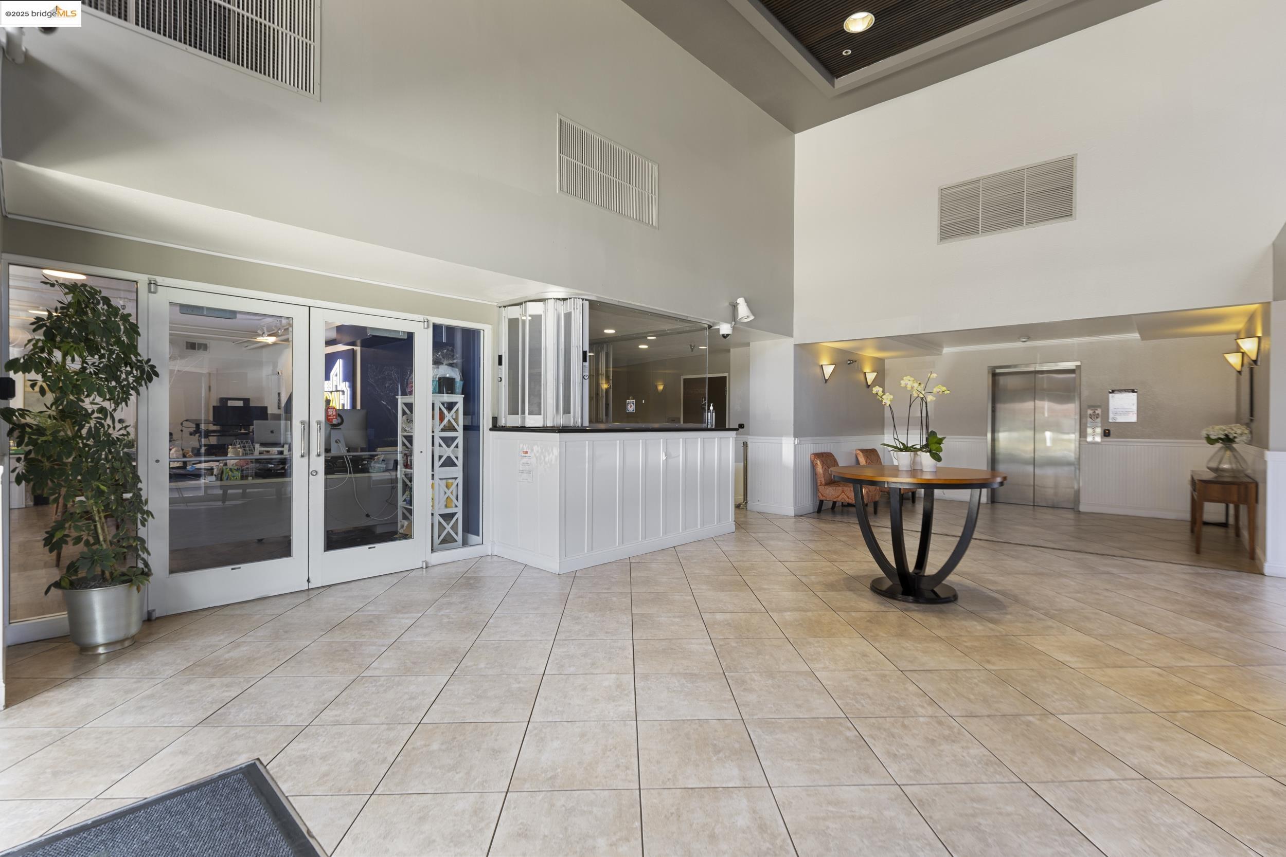 Detail Gallery Image 36 of 38 For 6400 Christie Avenue #1211,  Emeryville,  CA 92608-1011 - 0 Beds | 1 Baths