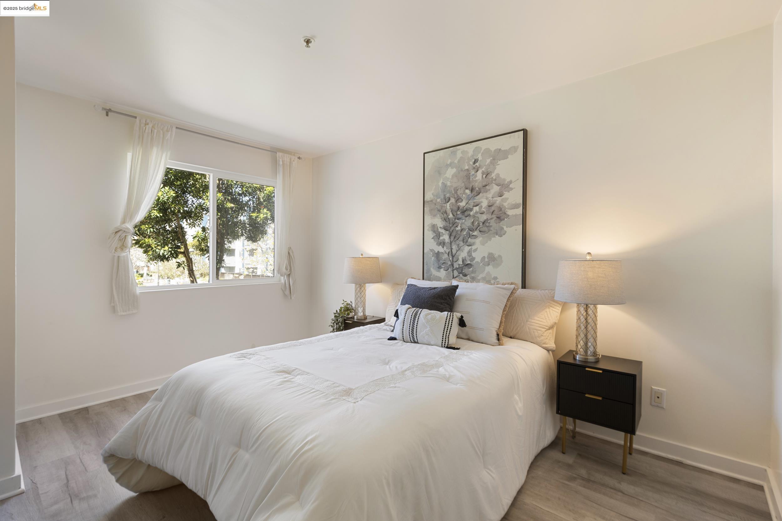 Detail Gallery Image 5 of 38 For 6400 Christie Avenue #1211,  Emeryville,  CA 92608-1011 - 0 Beds | 1 Baths