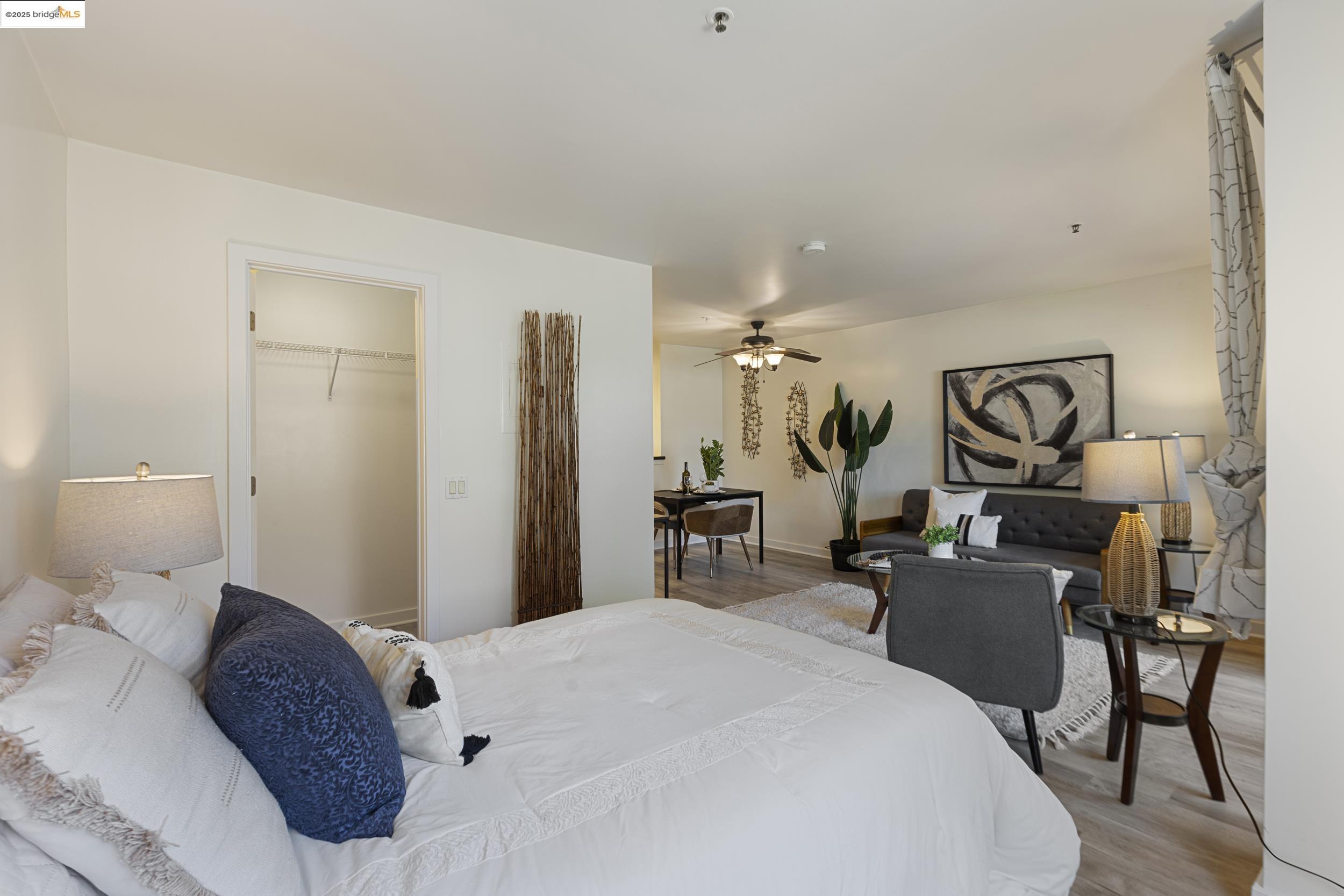 Detail Gallery Image 6 of 38 For 6400 Christie Avenue #1211,  Emeryville,  CA 92608-1011 - 0 Beds | 1 Baths