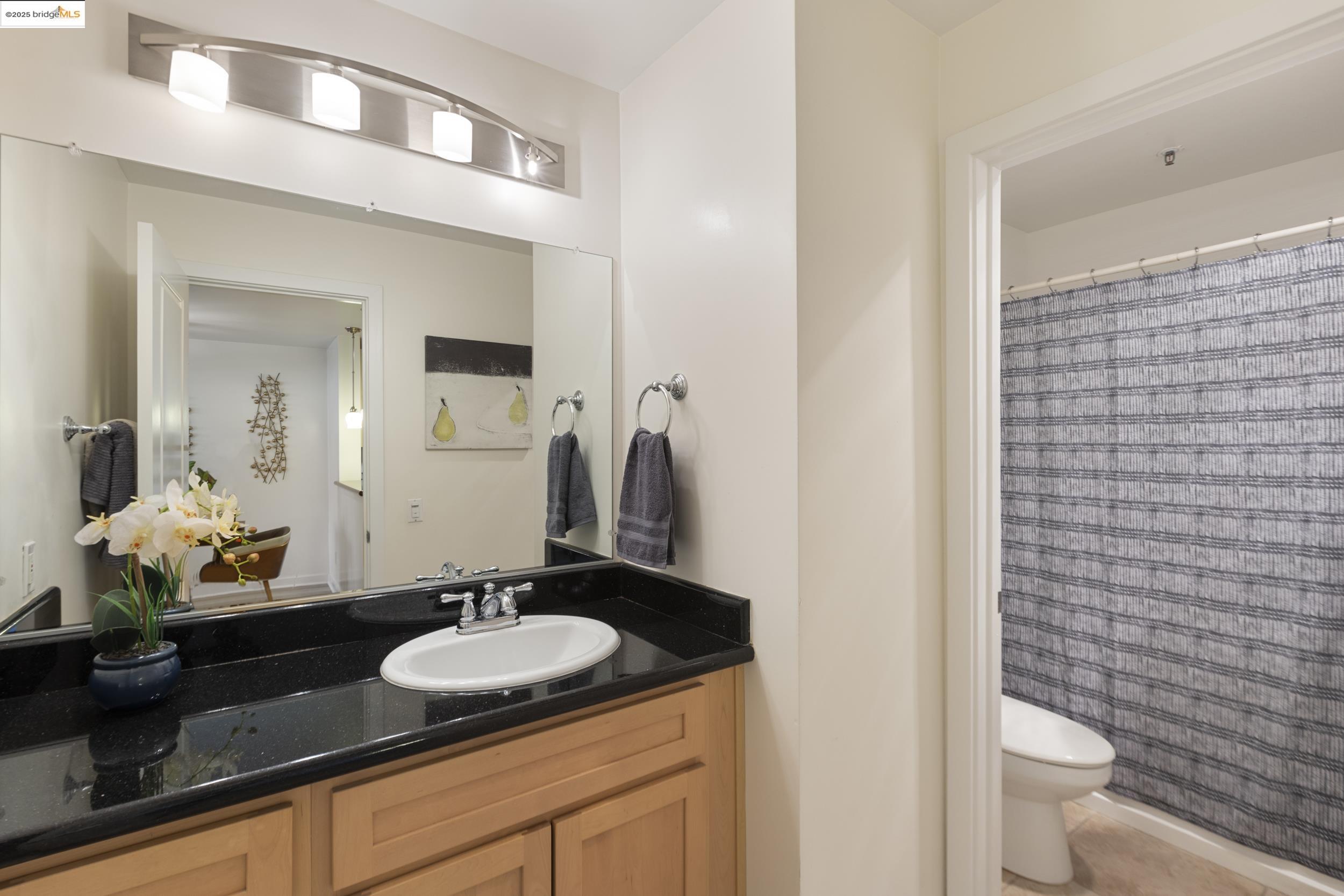 Detail Gallery Image 7 of 38 For 6400 Christie Avenue #1211,  Emeryville,  CA 92608-1011 - 0 Beds | 1 Baths