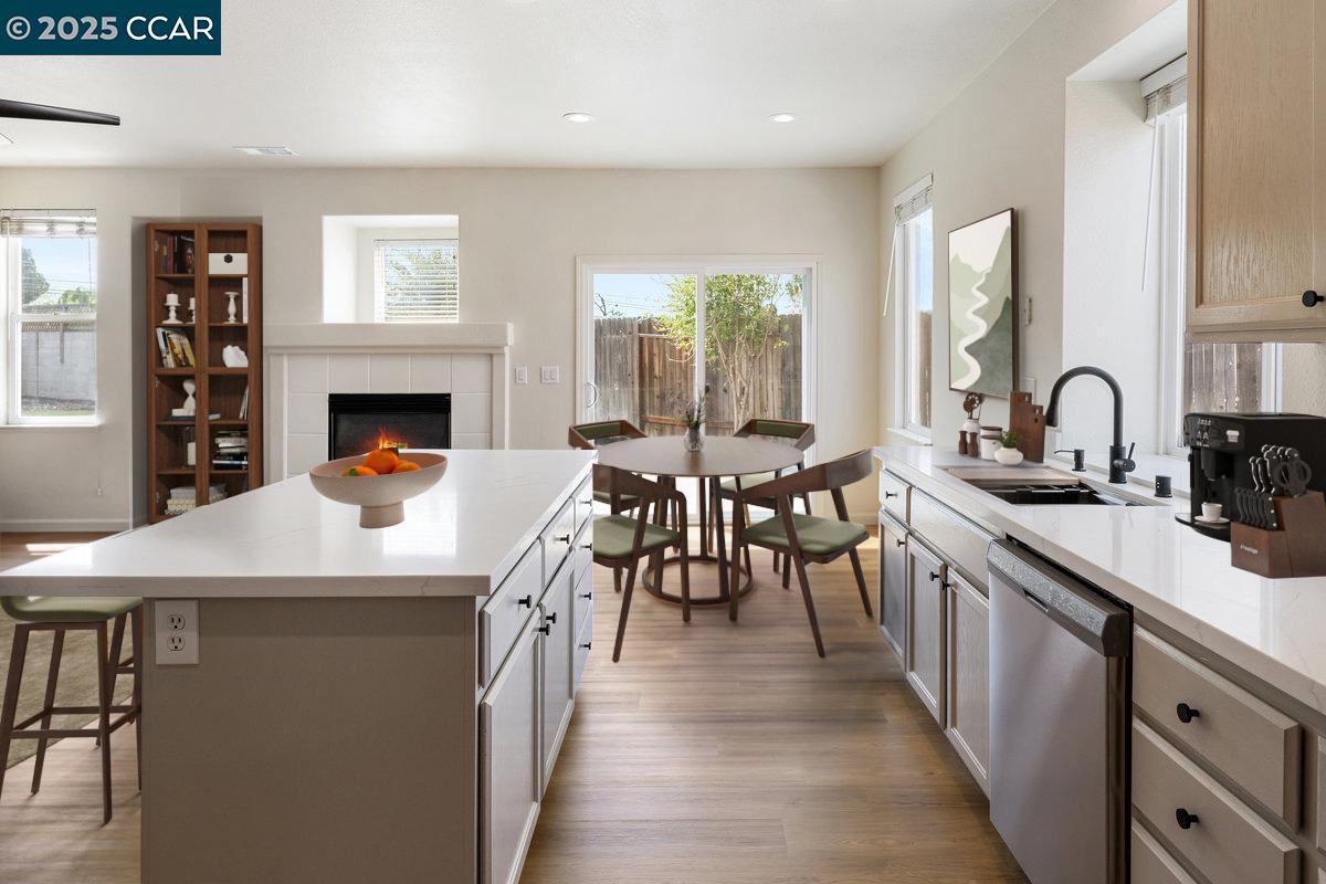 Detail Gallery Image 6 of 20 For 1499 Cindy Way, Tracy,  CA 95377 - 4 Beds | 2 Baths