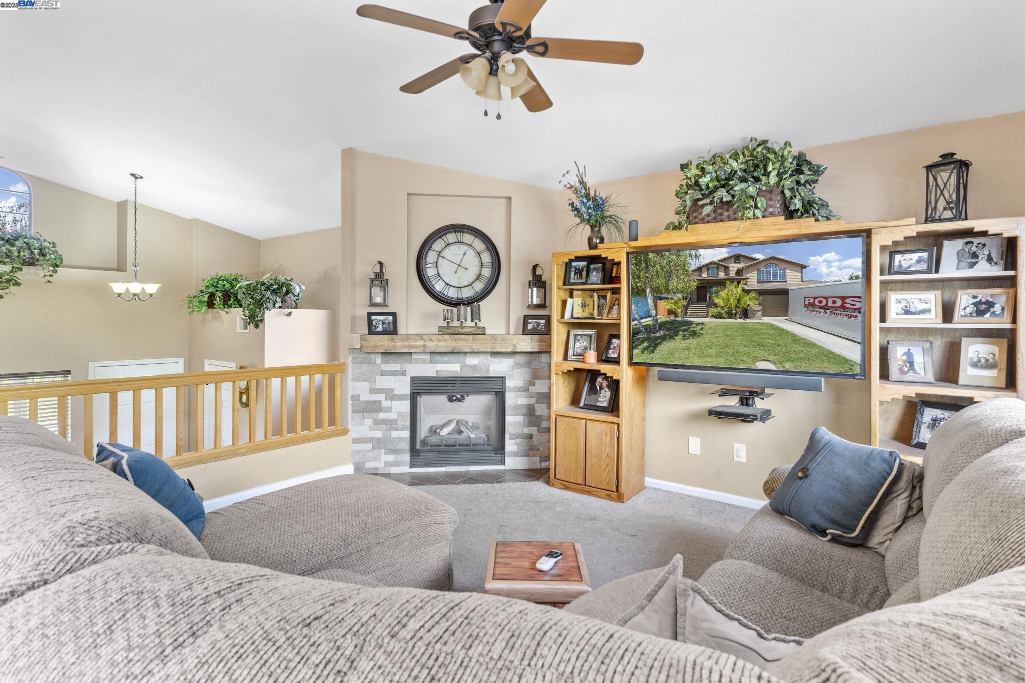 Detail Gallery Image 11 of 36 For 1931 Diamond Oak Way, Manteca,  CA 95336 - 4 Beds | 3 Baths