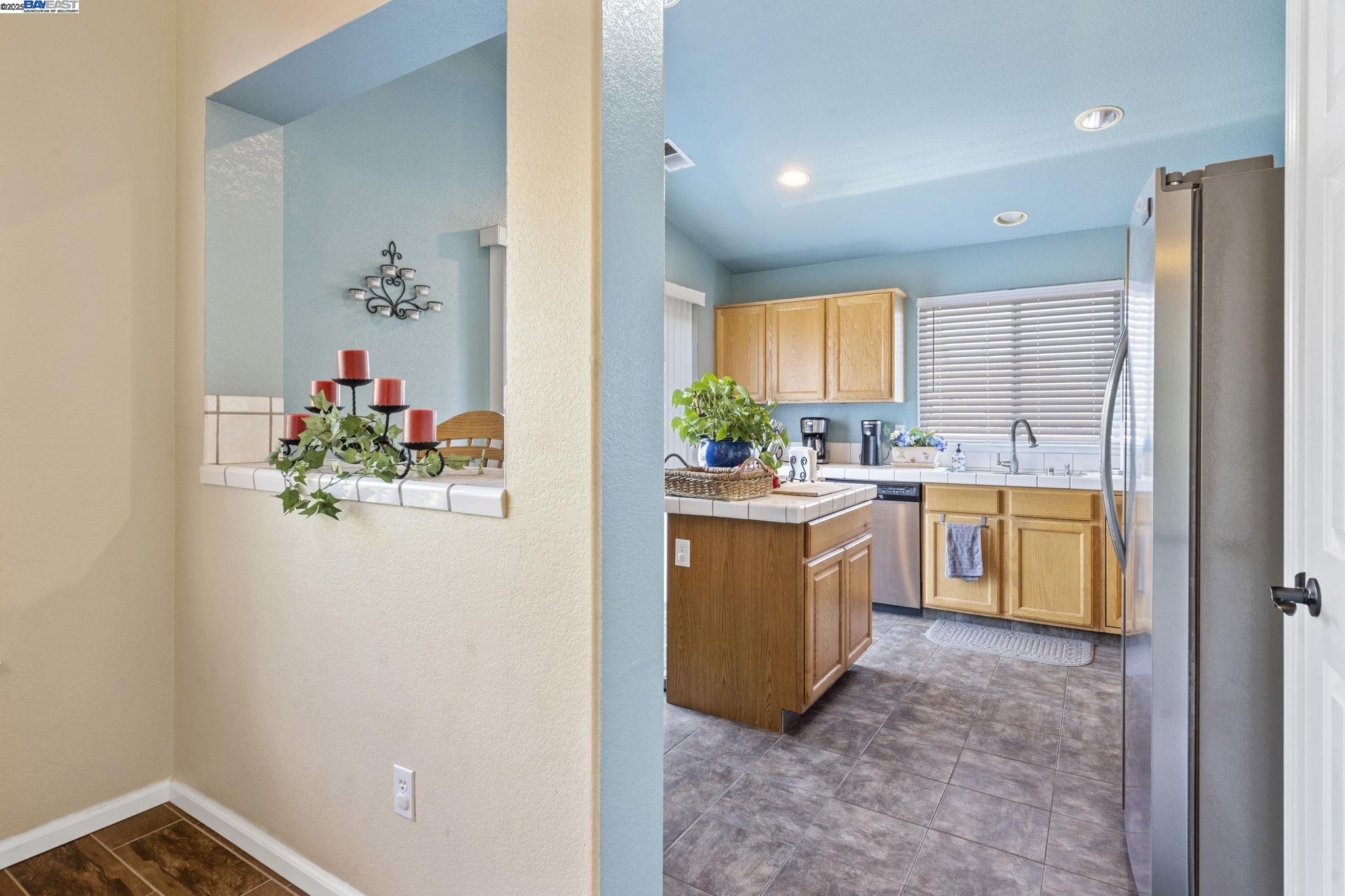 Detail Gallery Image 15 of 36 For 1931 Diamond Oak Way, Manteca,  CA 95336 - 4 Beds | 3 Baths