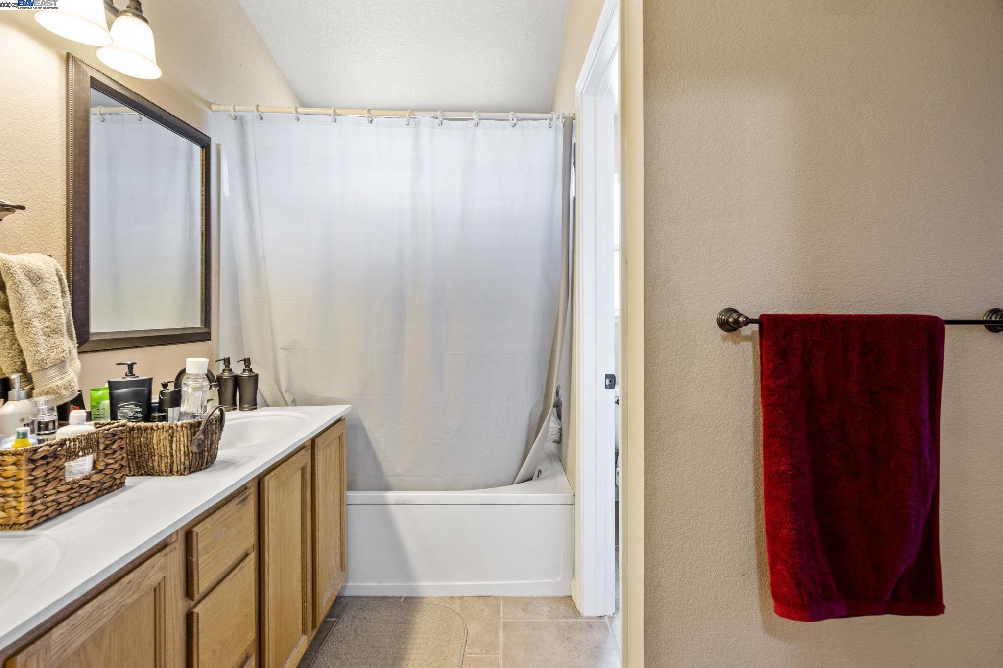Detail Gallery Image 27 of 36 For 1931 Diamond Oak Way, Manteca,  CA 95336 - 4 Beds | 3 Baths