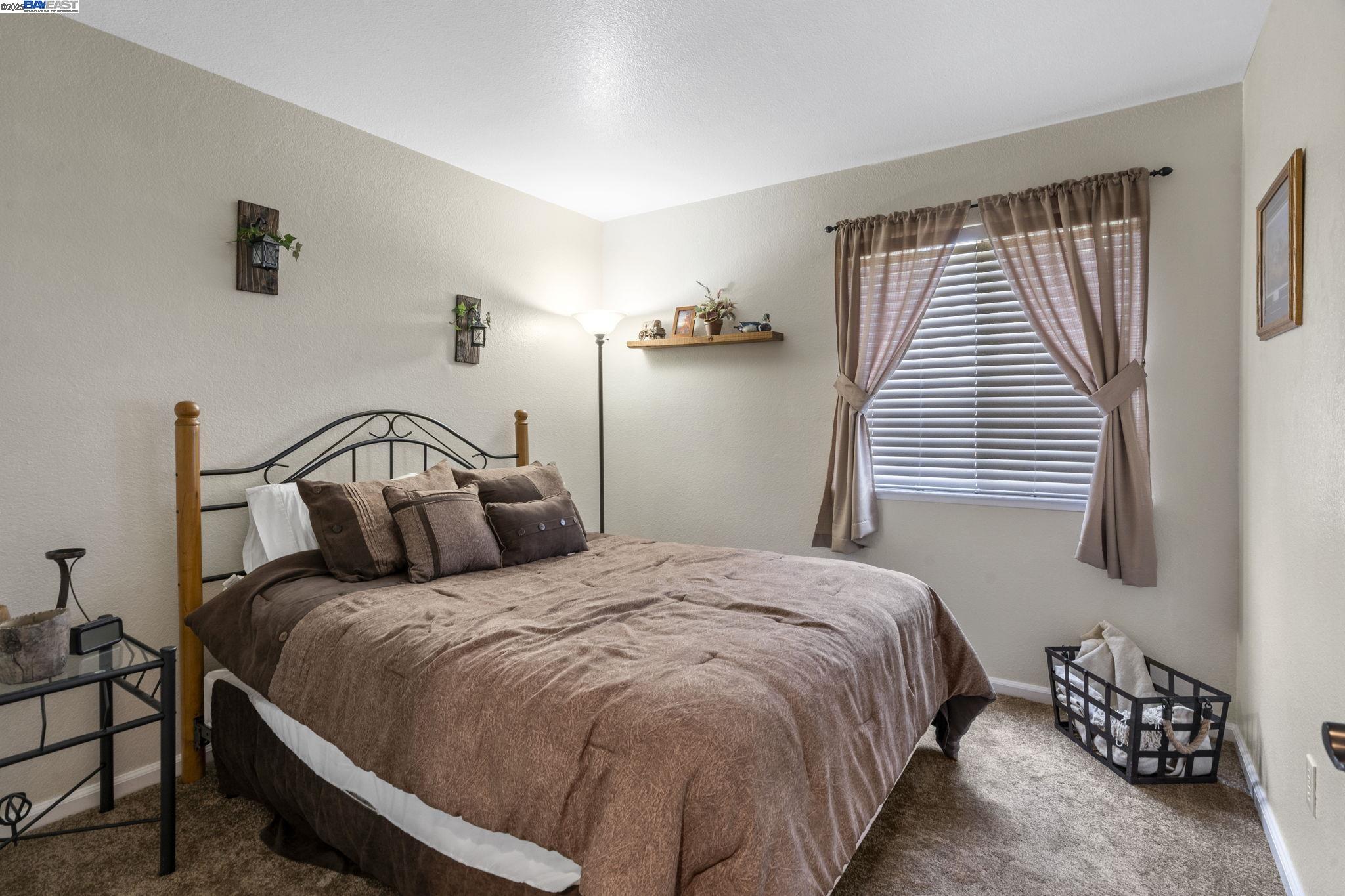 Detail Gallery Image 31 of 36 For 1931 Diamond Oak Way, Manteca,  CA 95336 - 4 Beds | 3 Baths