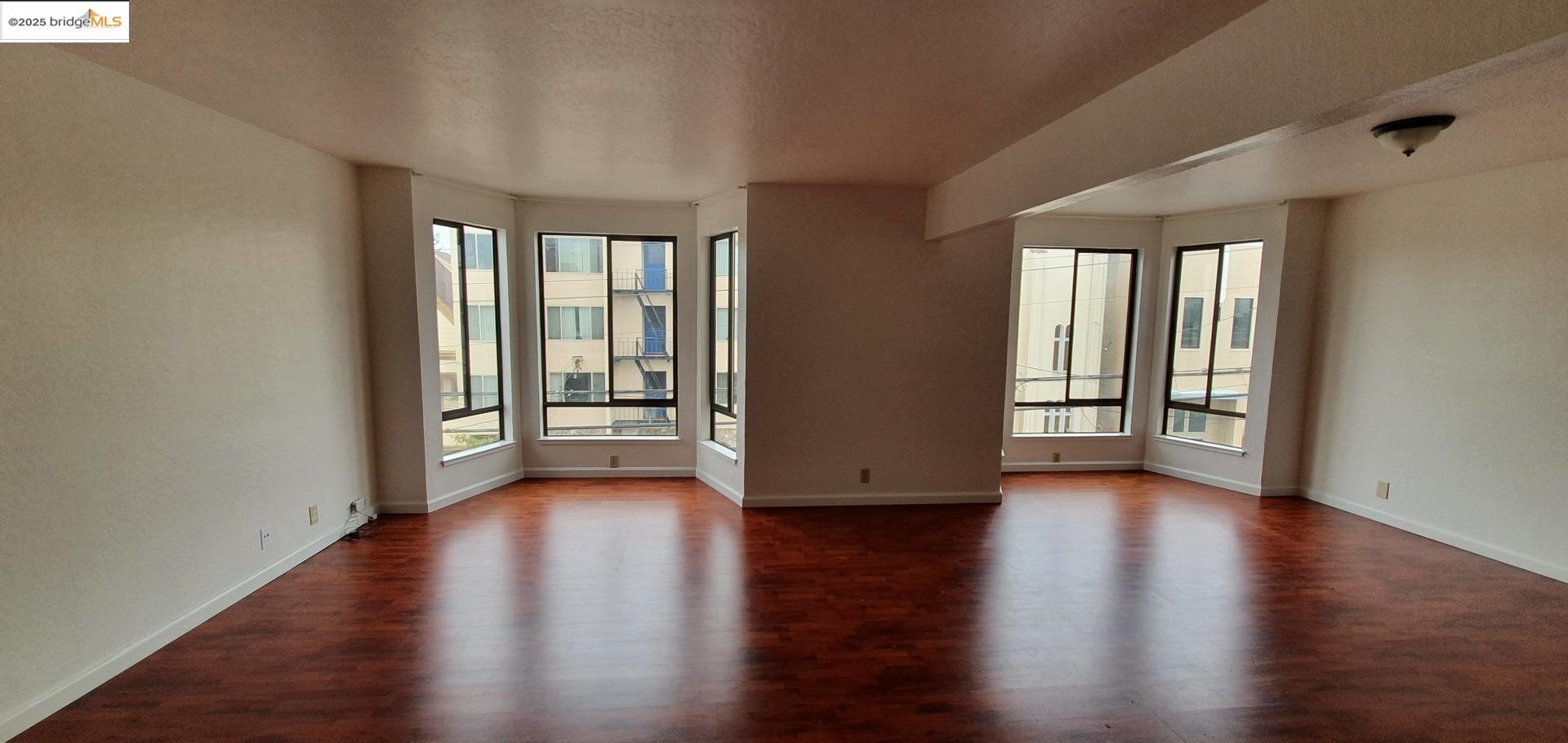Detail Gallery Image 3 of 11 For 369-371 21st Ave, San Francisco,  CA 94121 - – Beds | – Baths