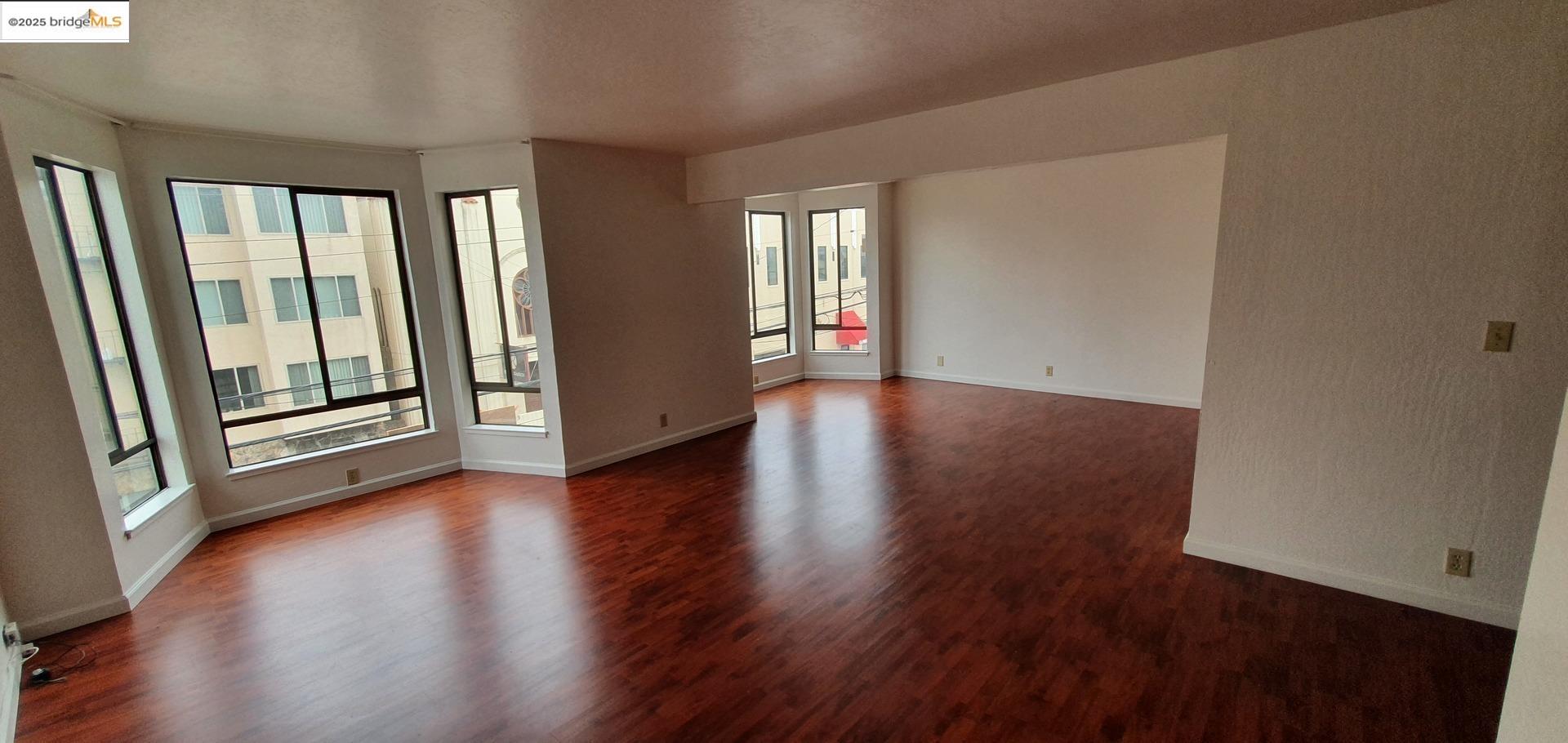 Detail Gallery Image 4 of 11 For 369-371 21st Ave, San Francisco,  CA 94121 - – Beds | – Baths