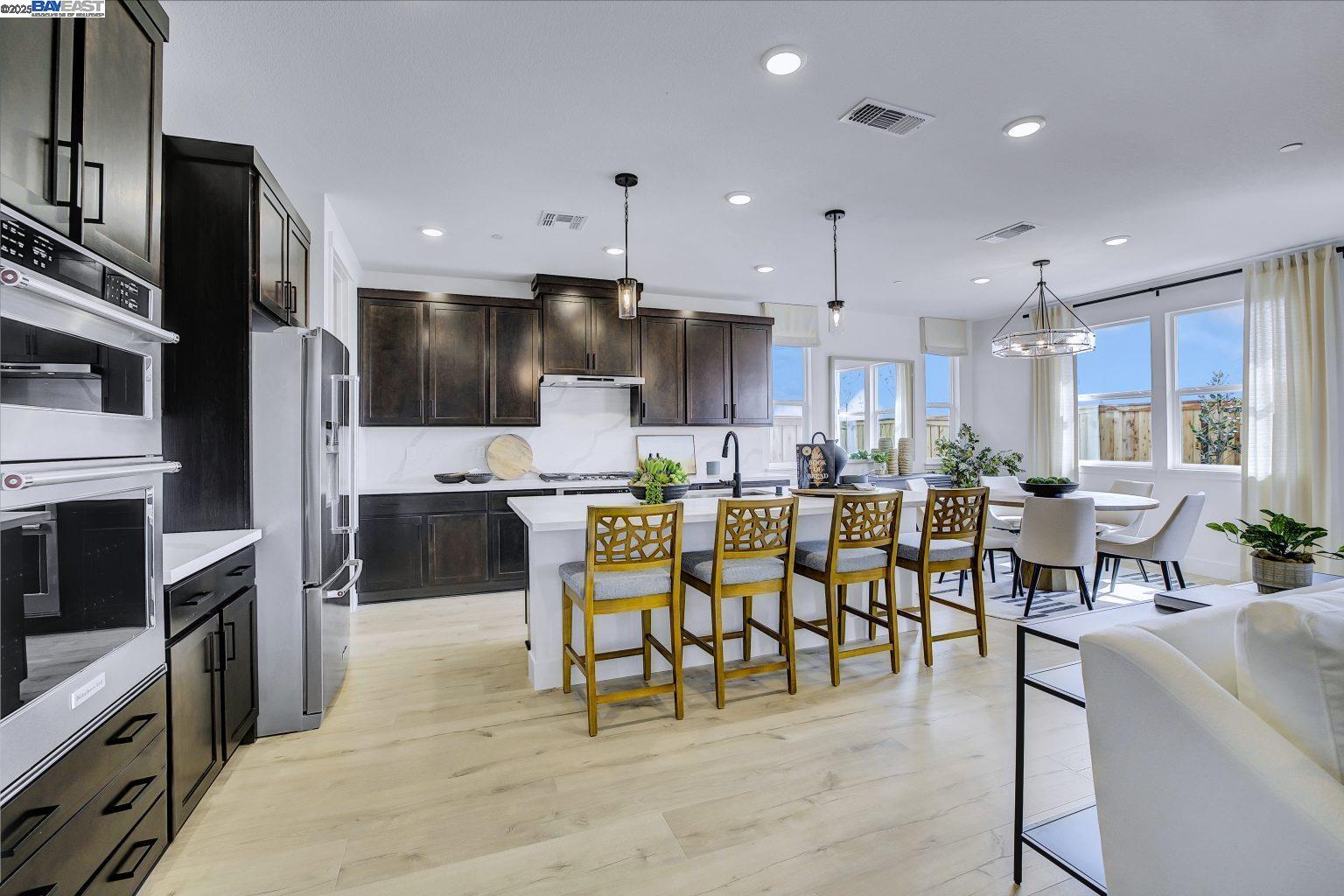 Detail Gallery Image 8 of 35 For 1378 N Capri Lane, Mountain House,  CA 95391 - 5 Beds | 4 Baths