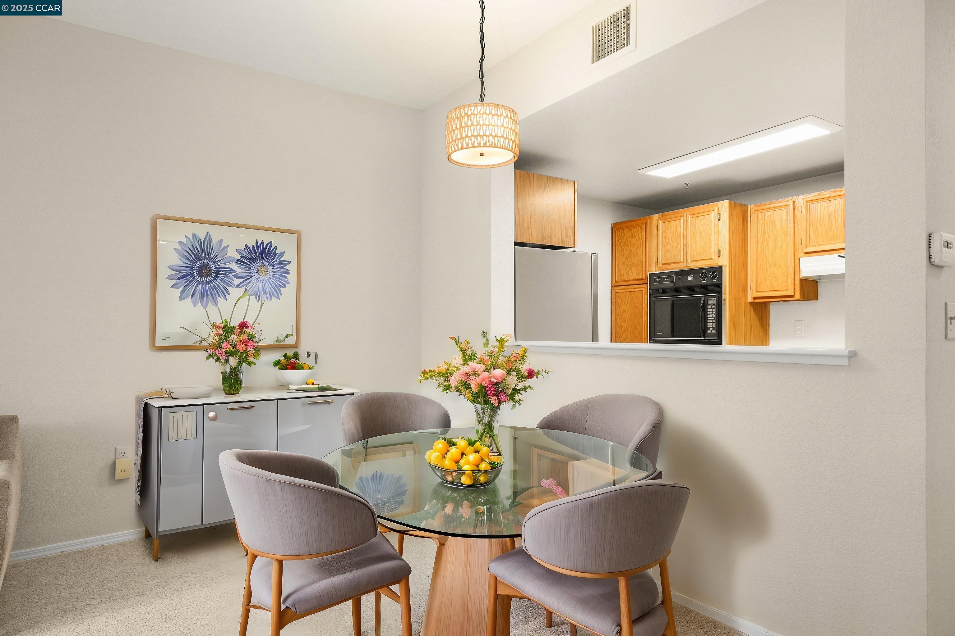 Photo #4: 41092451 Listing: Photo #4