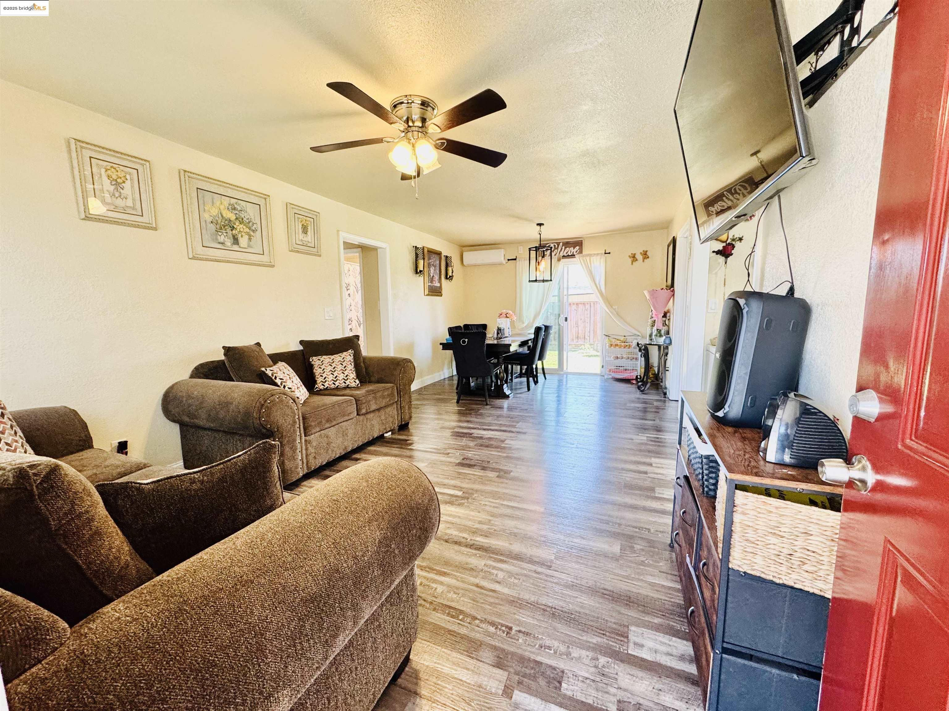 Detail Gallery Image 2 of 11 For 2012 S American St, Stockton,  CA 95206 - 3 Beds | 1 Baths