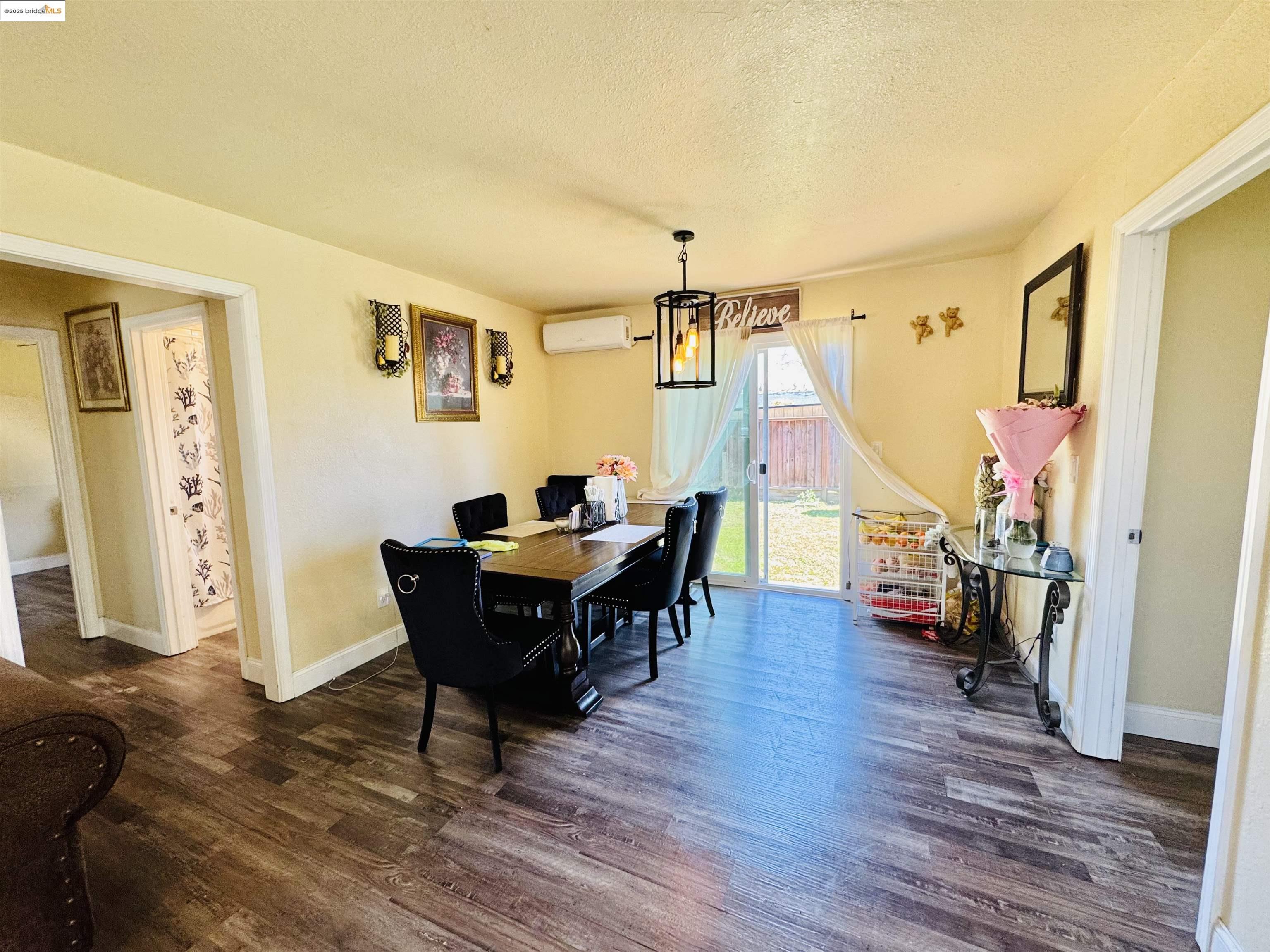 Detail Gallery Image 3 of 11 For 2012 S American St, Stockton,  CA 95206 - 3 Beds | 1 Baths