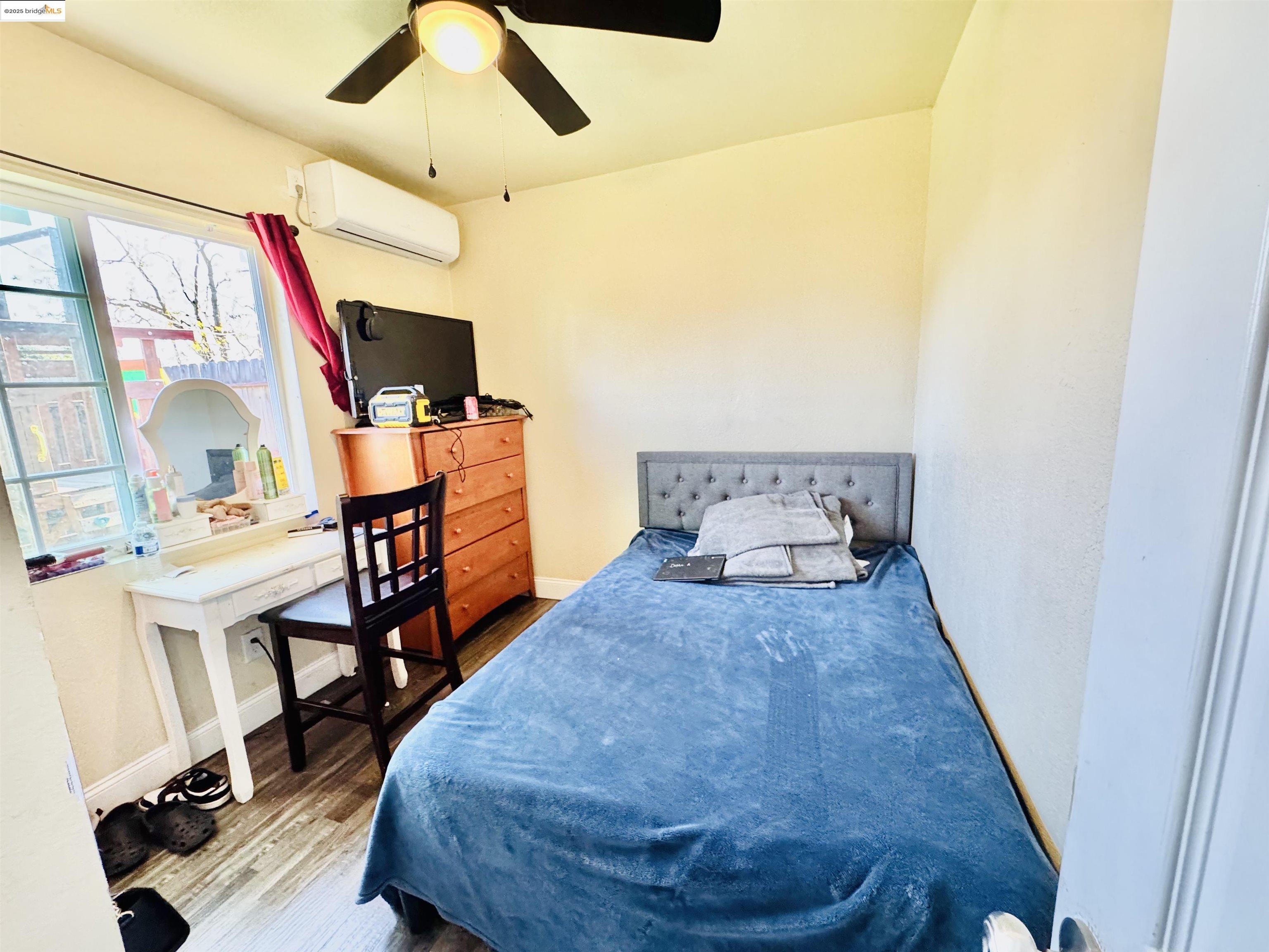 Detail Gallery Image 8 of 11 For 2012 S American St, Stockton,  CA 95206 - 3 Beds | 1 Baths