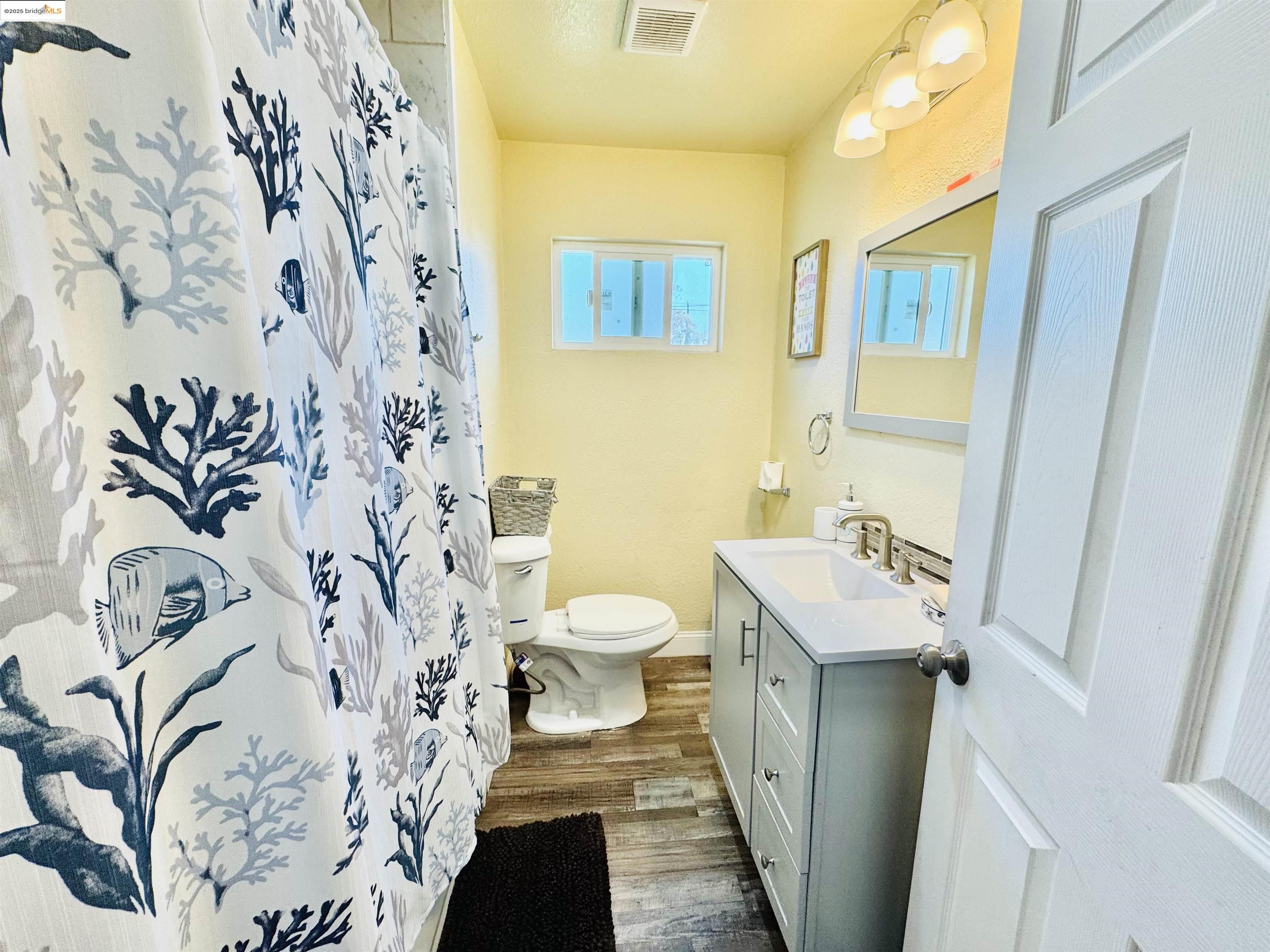 Detail Gallery Image 9 of 11 For 2012 S American St, Stockton,  CA 95206 - 3 Beds | 1 Baths