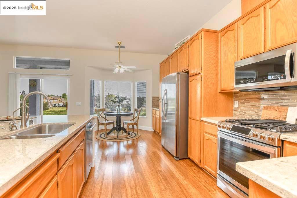 Detail Gallery Image 11 of 48 For 610 Central Park Pl, Brentwood,  CA 94513 - 4 Beds | 2/1 Baths