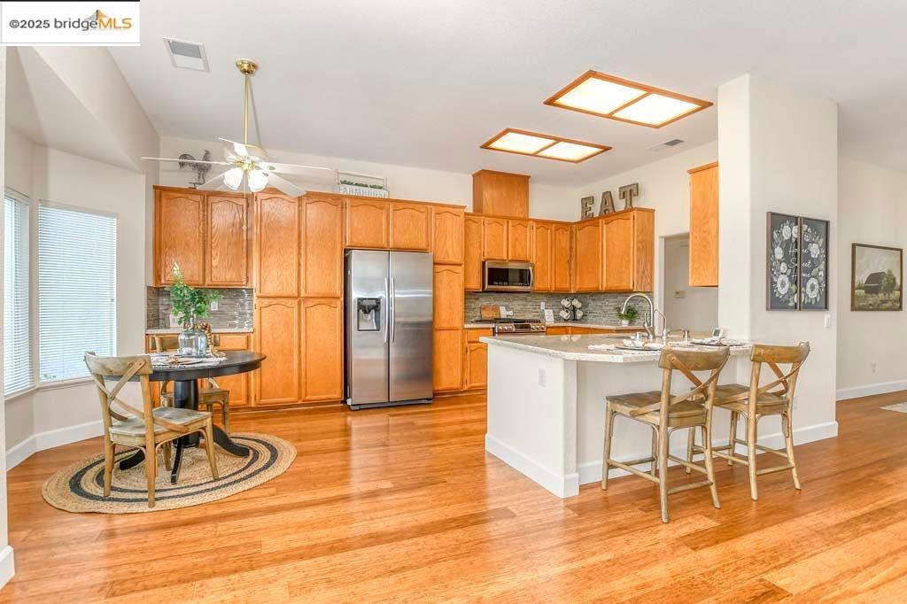 Detail Gallery Image 8 of 48 For 610 Central Park Pl, Brentwood,  CA 94513 - 4 Beds | 2/1 Baths